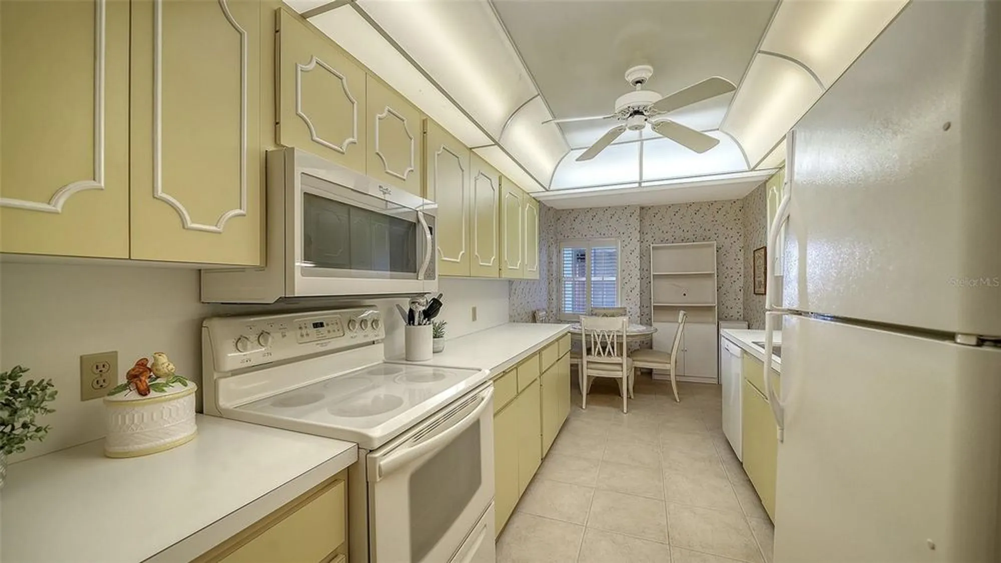 Property Slideshow image 19 of 56 | 19 whispering sands dr 802, Sarasota, FL, 34242