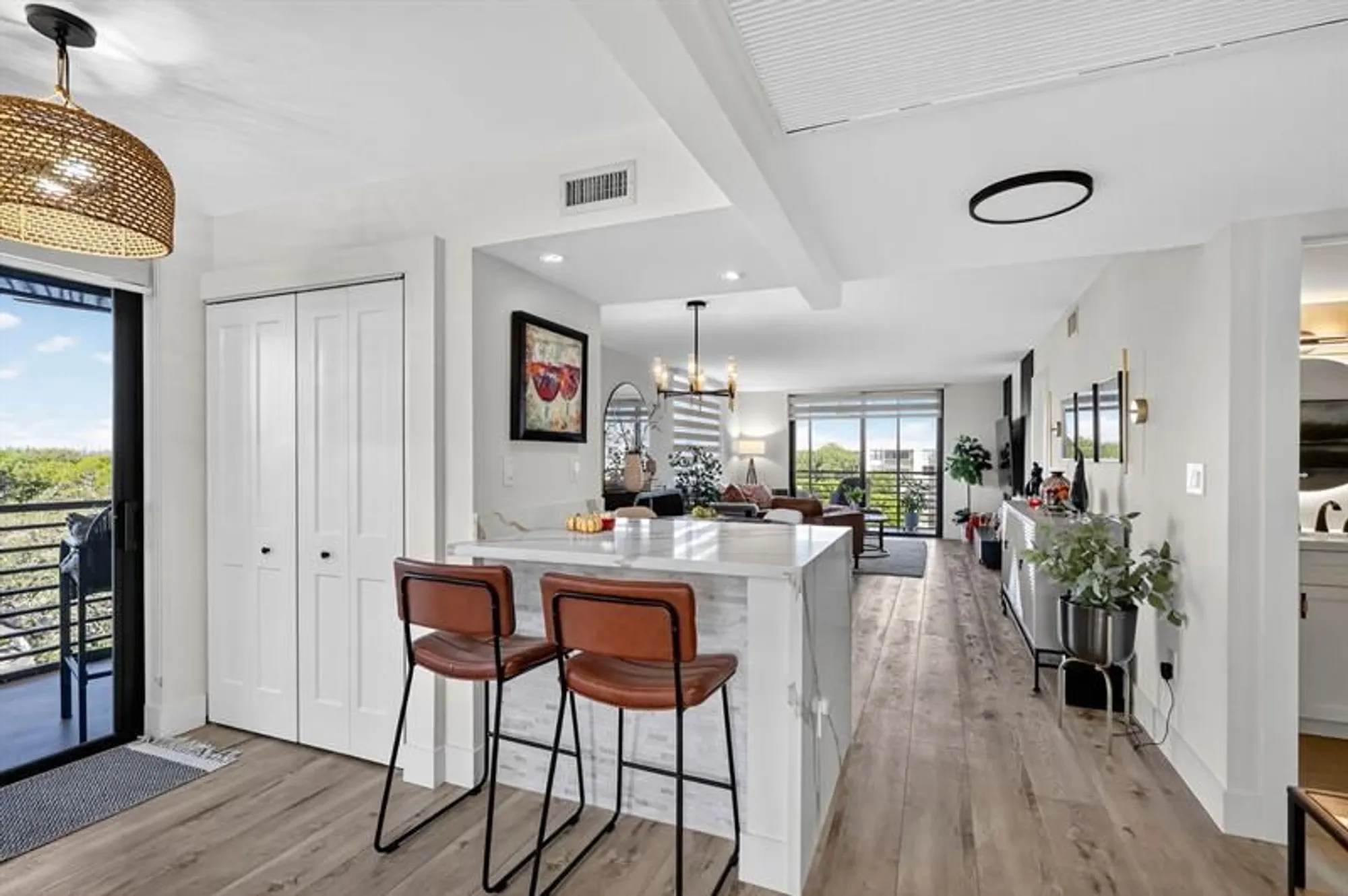 Property Slideshow image 4 of 52 | 1000 colony point cir 501, Pembroke Pines, FL, 33026