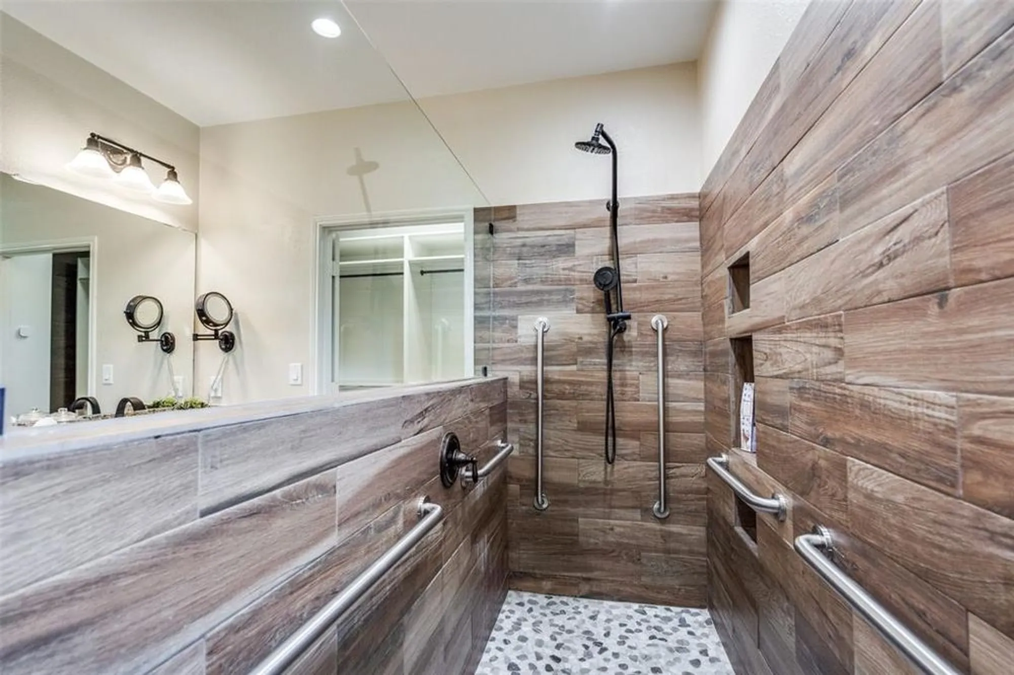 Property Slideshow image 15 of 30 | 6739 festival ln, Frisco, TX, 75036