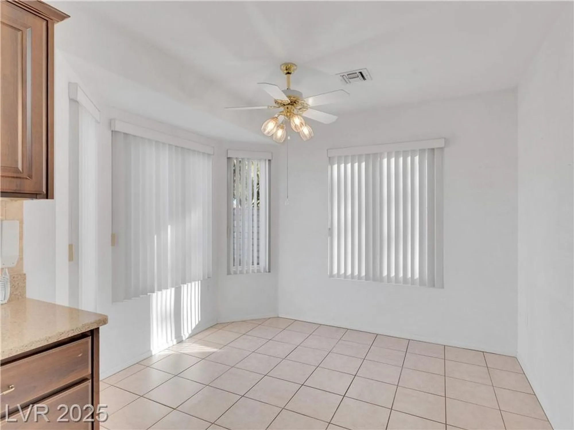 Property Slideshow image 13 of 28 | 3108 archwood way, Las Vegas, NV, 89134