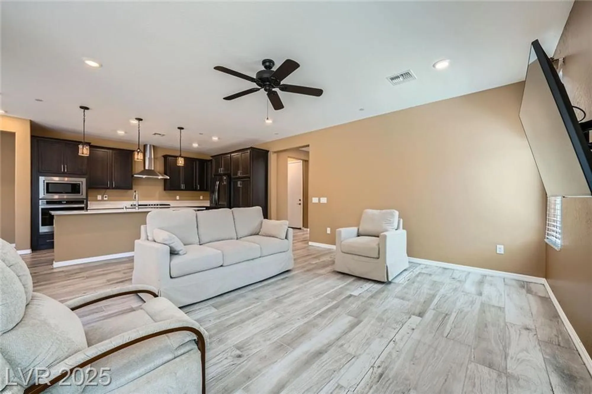 Property Slideshow image 8 of 36 | 243 sun glaze ave, Henderson, NV, 89011