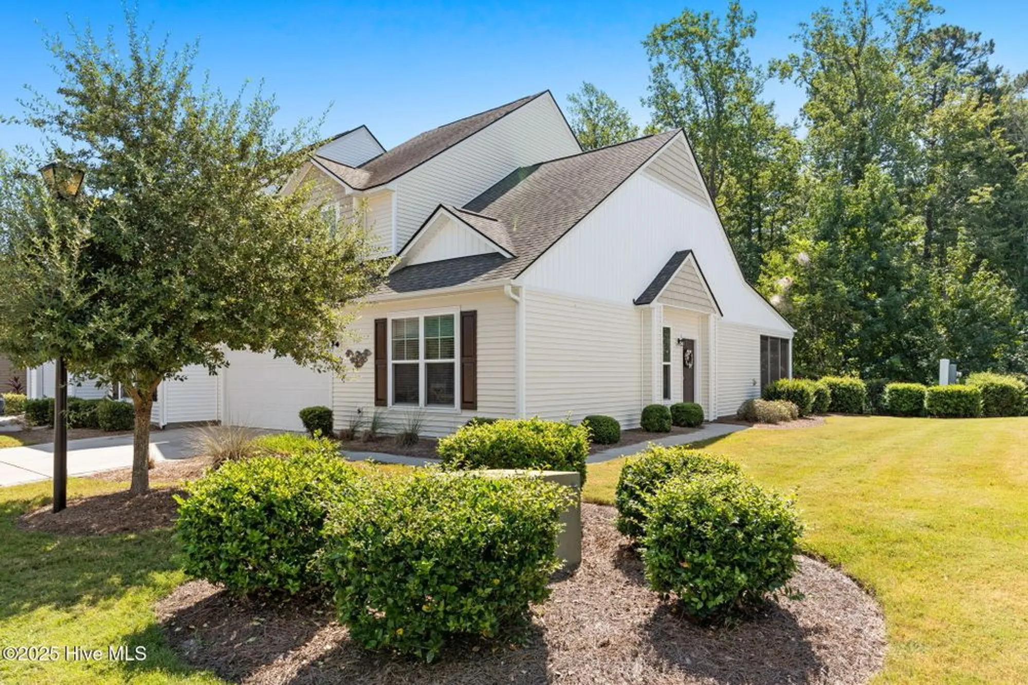 Property Slideshow image 8 of 68 | 152 freeboard ln # 806, Carolina Shores, NC, 28467