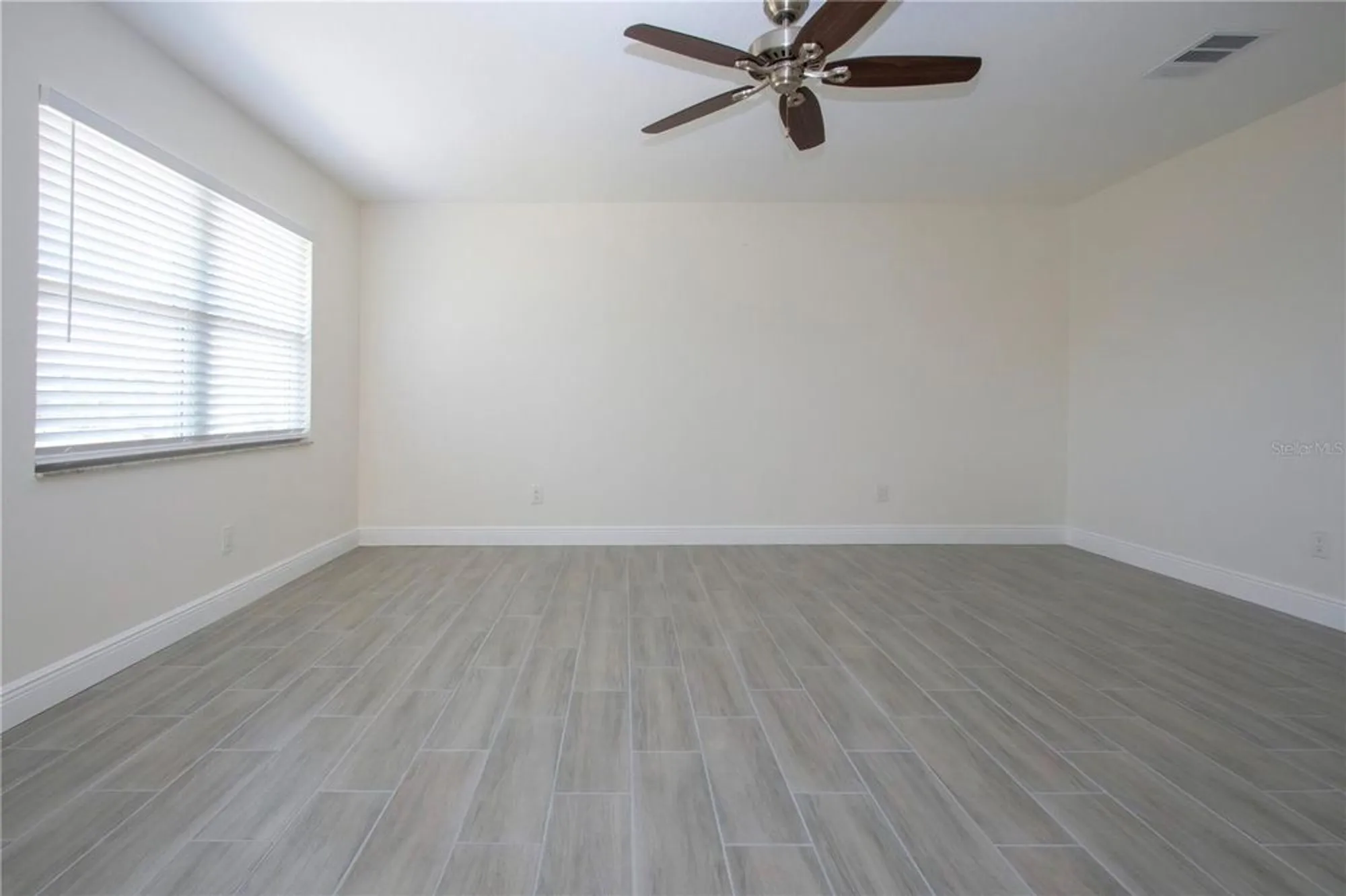 Property Slideshow image 14 of 72 | 1906 canterbury ln 20, Sun City Center, FL, 33573