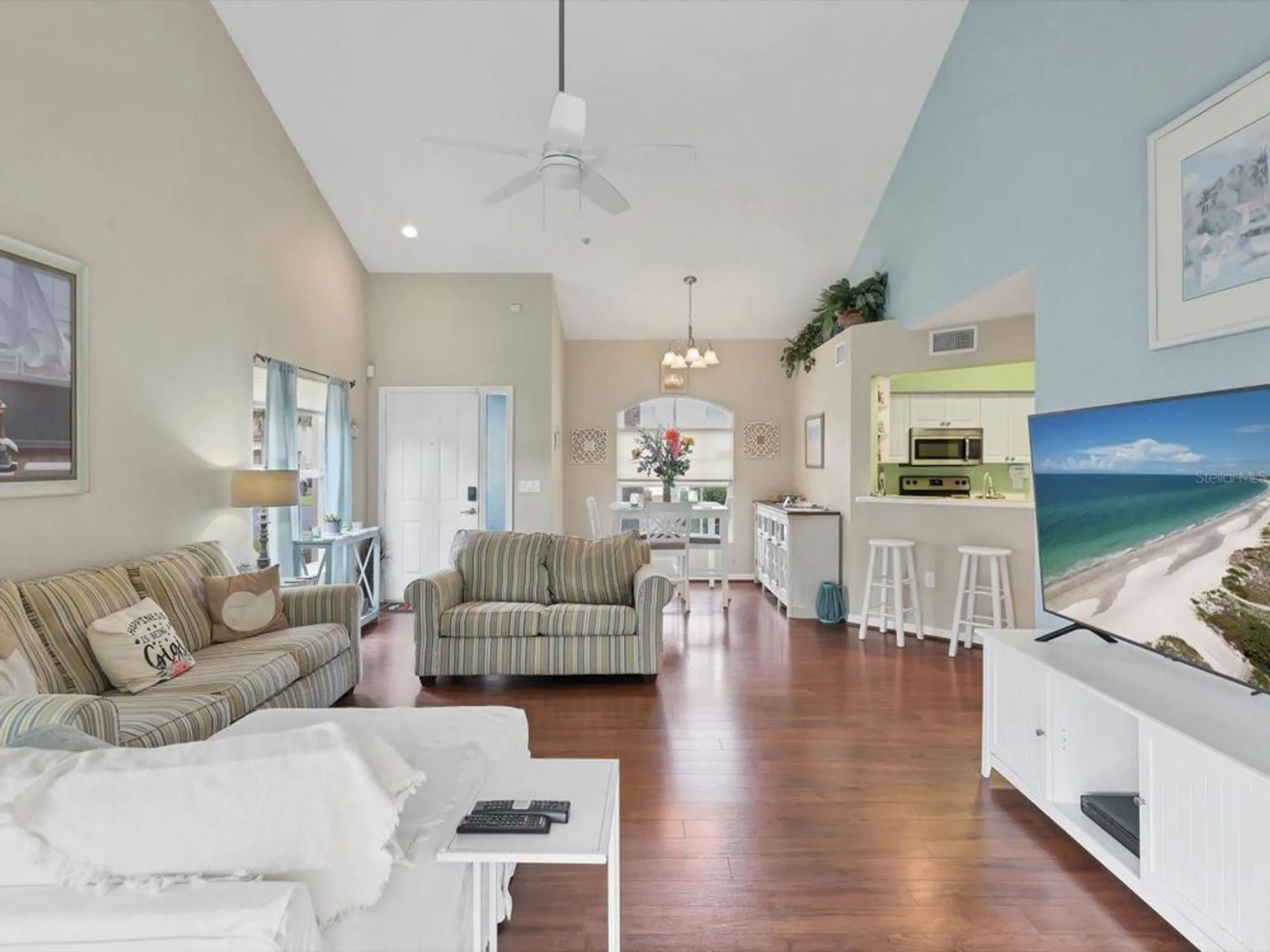 Property Slideshow image 13 of 53 | 7273 cedar hollow cir # 102, Bradenton, FL, 34203