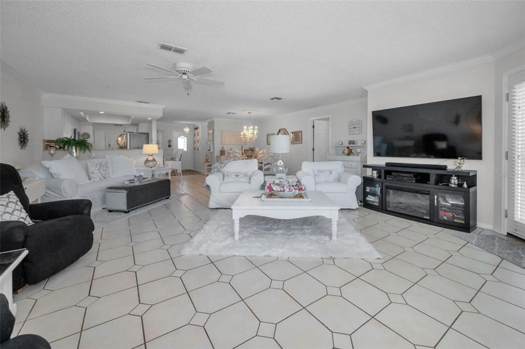 Property Slideshow image 12 of 58 | 1199 woodfield ct, Palm Harbor, FL, 34684