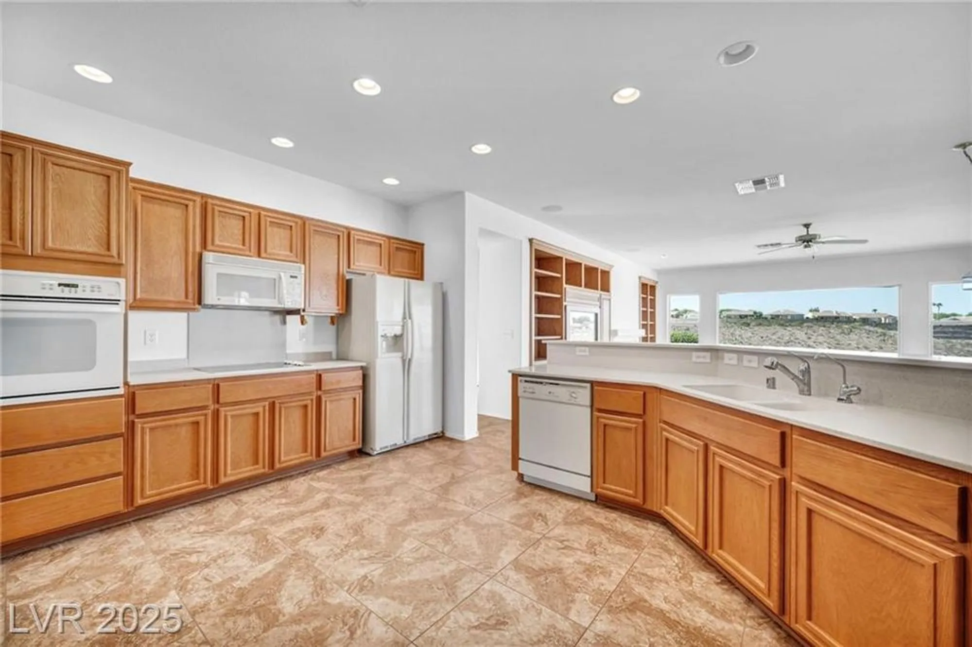 Property Slideshow image 18 of 71 | 2567 evening sky dr, Henderson, NV, 89052