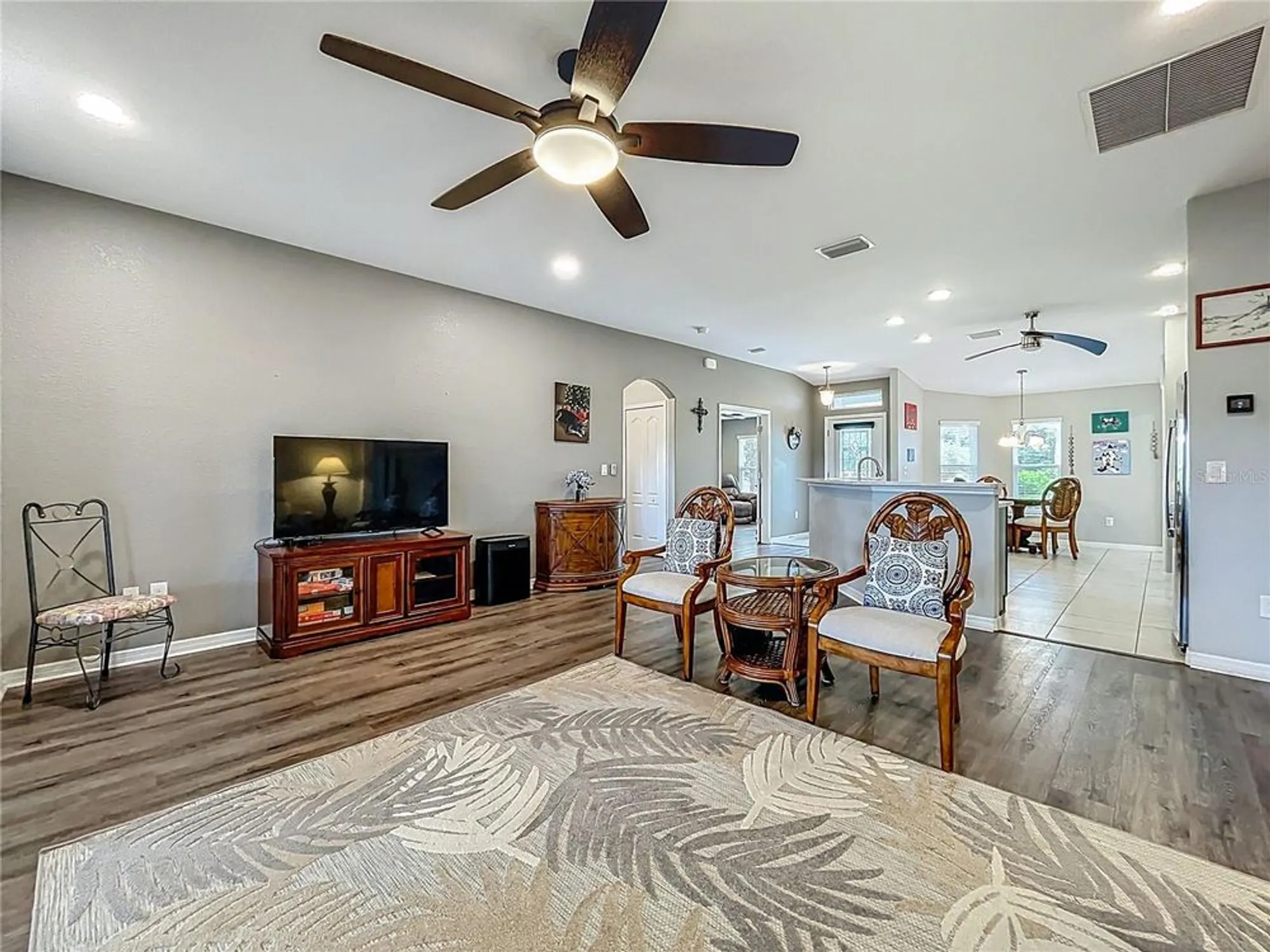 Property Slideshow image 14 of 49 | 27327 roanoke dr, Leesburg, FL, 34748