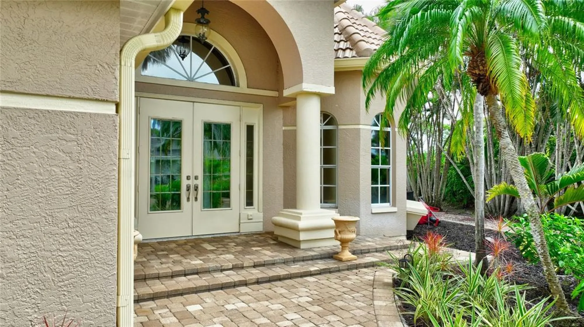Property Slideshow image 7 of 44 | 6030 key largo cir, Punta Gorda, FL, 33955