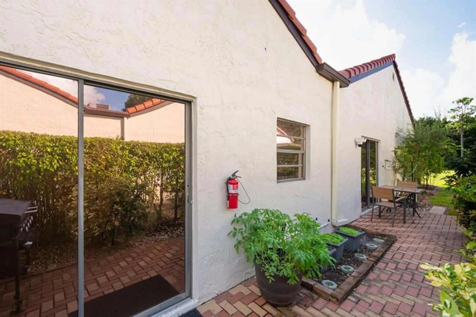 Property Slideshow image 8 of 48 | 8020 eastlake dr # 11a, Boca Raton, FL, 33433