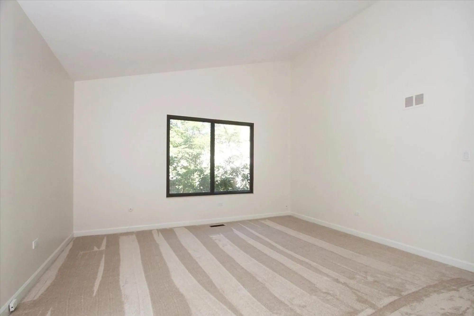 Property Slideshow image 15 of 32 | 78a foxwood ln # m169, Lake Barrington, IL, 60010