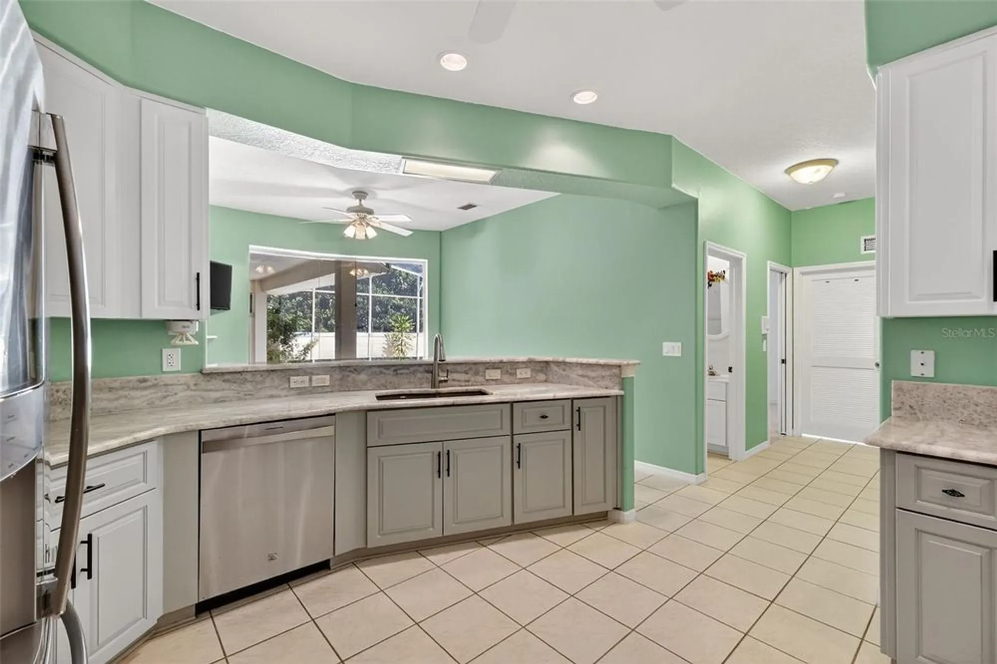 Property Slideshow image 19 of 66 | 21607 regency park ln, Leesburg, FL, 34748