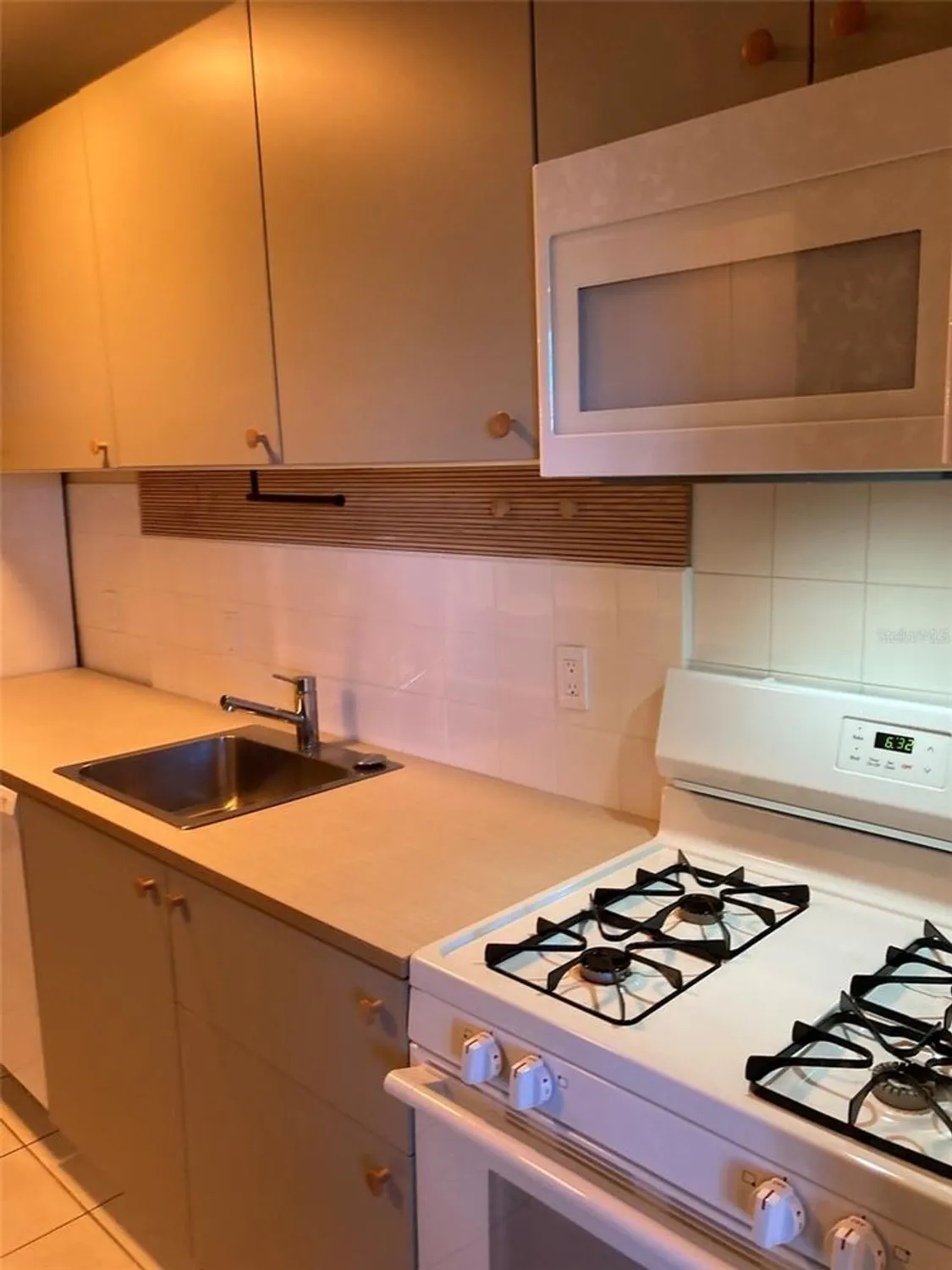 Property Slideshow image 8 of 47 | 5660 80th st n unit c101, St Petersburg, FL, 33709