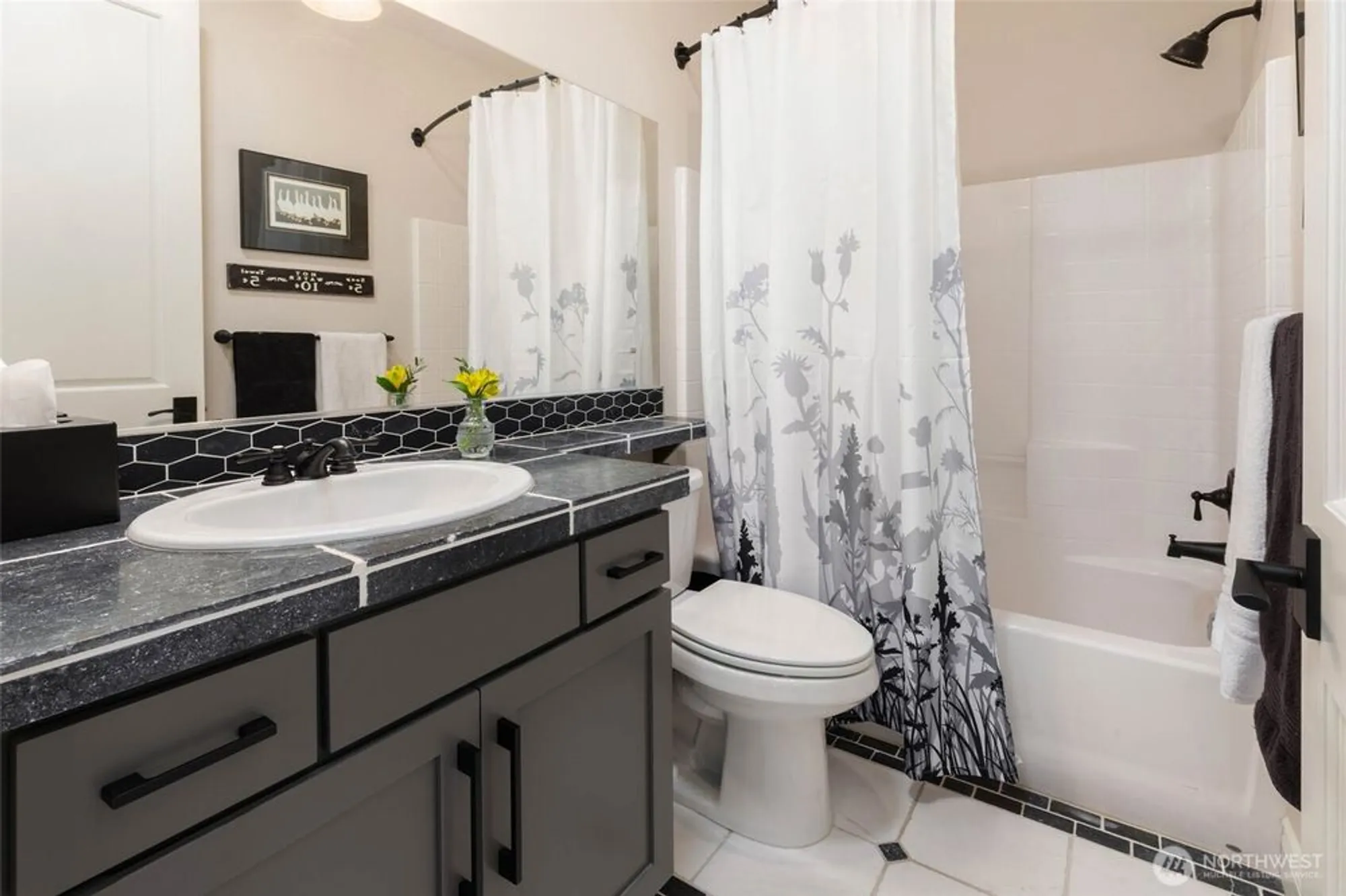 Property Slideshow image 24 of 38 | 12438 243rd pl, Redmond, WA, 98053