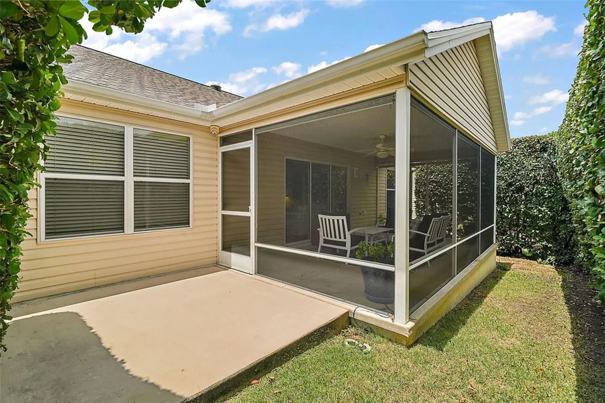 Property Slideshow image 30 of 36 | 2377 longbow trl, The Villages, FL, 32162