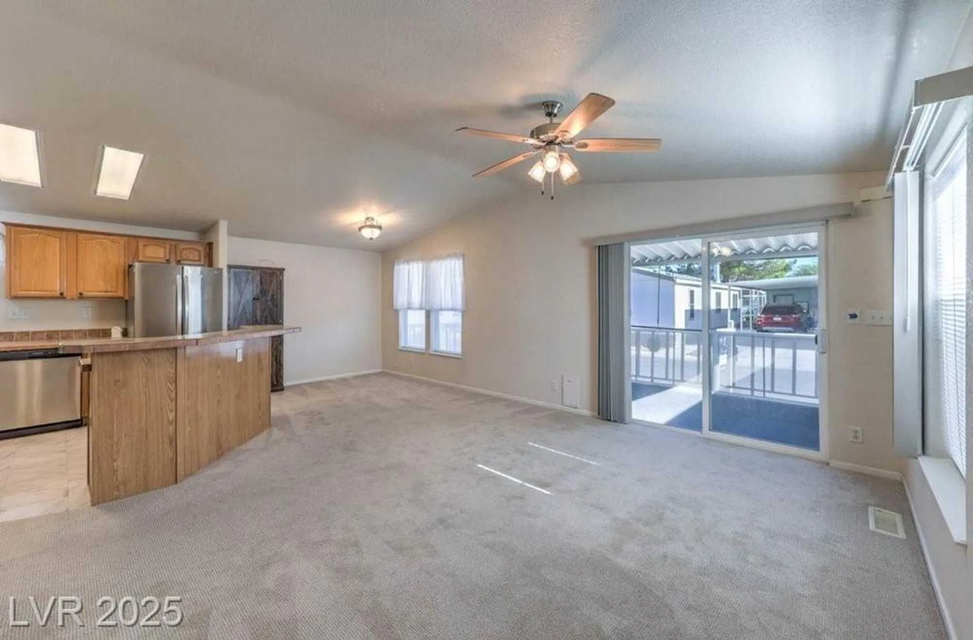 Property Slideshow image 20 of 44 | 581 montecito dr, Pahrump, NV, 89048