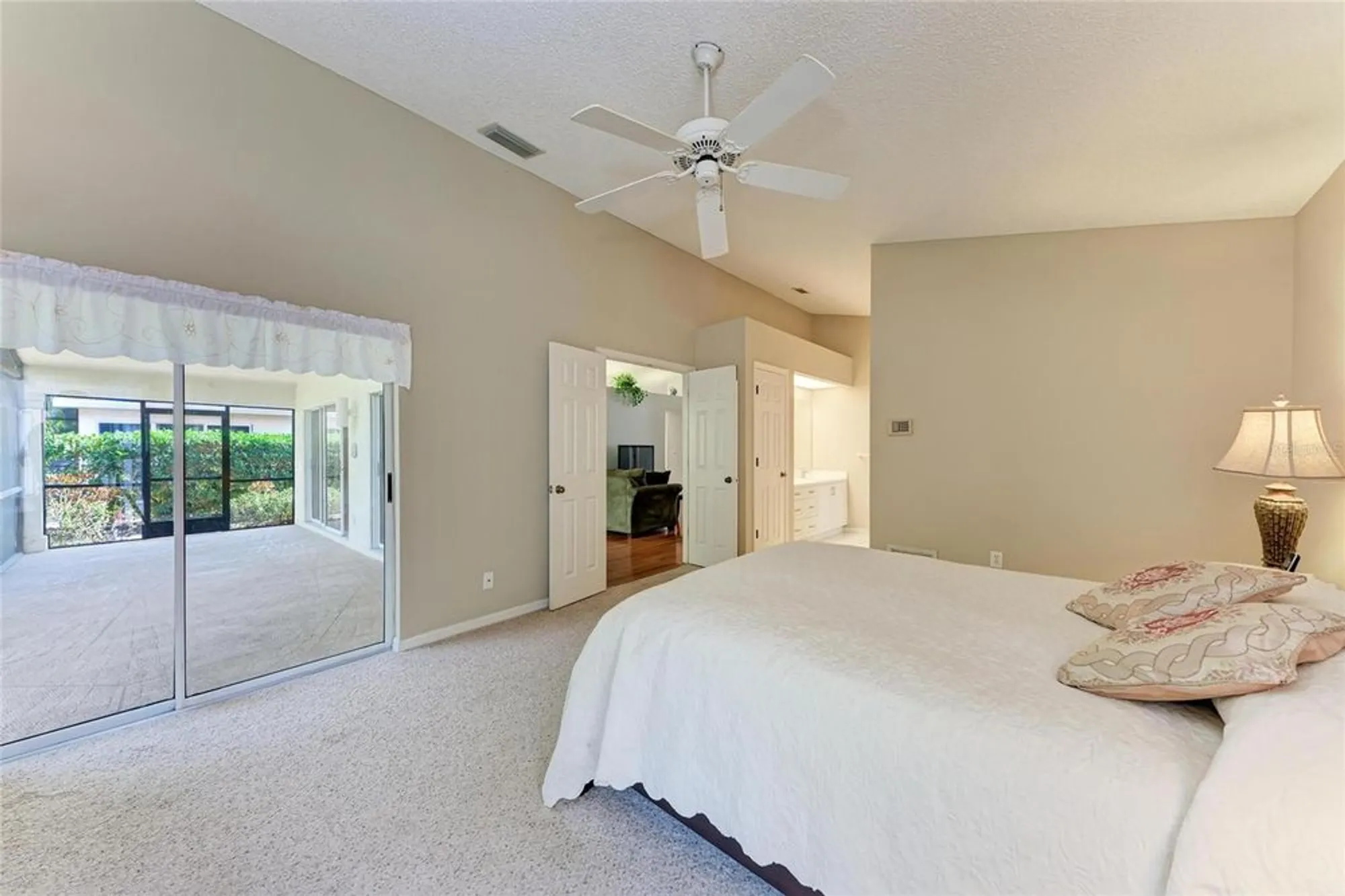 Property Slideshow image 28 of 43 | 5513 83rd ter, Sarasota, FL, 34243