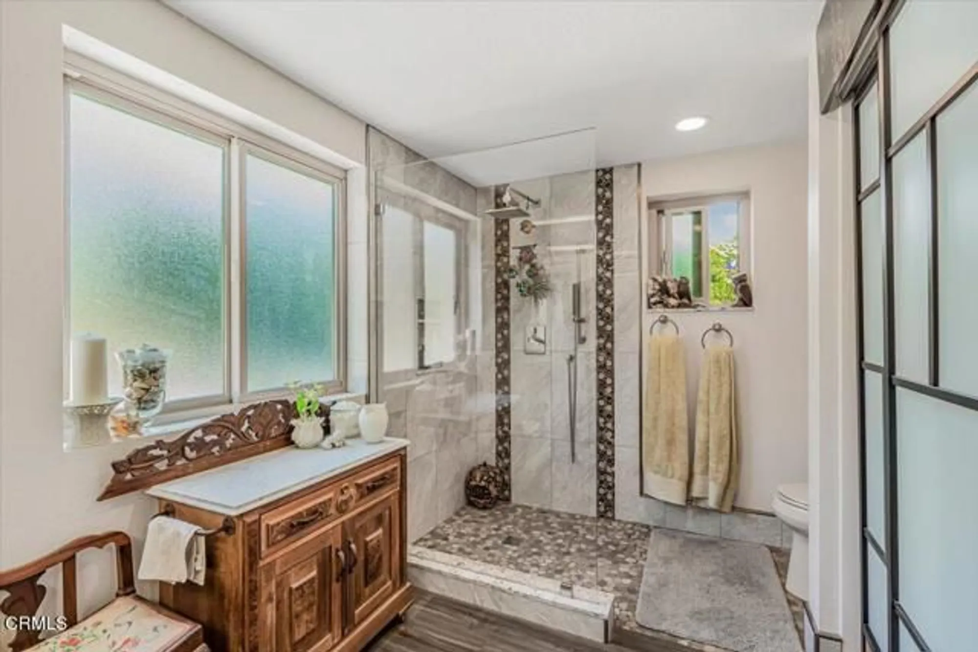 Property Slideshow image 37 of 49 | 6186 irena ave, Camarillo, CA, 93012