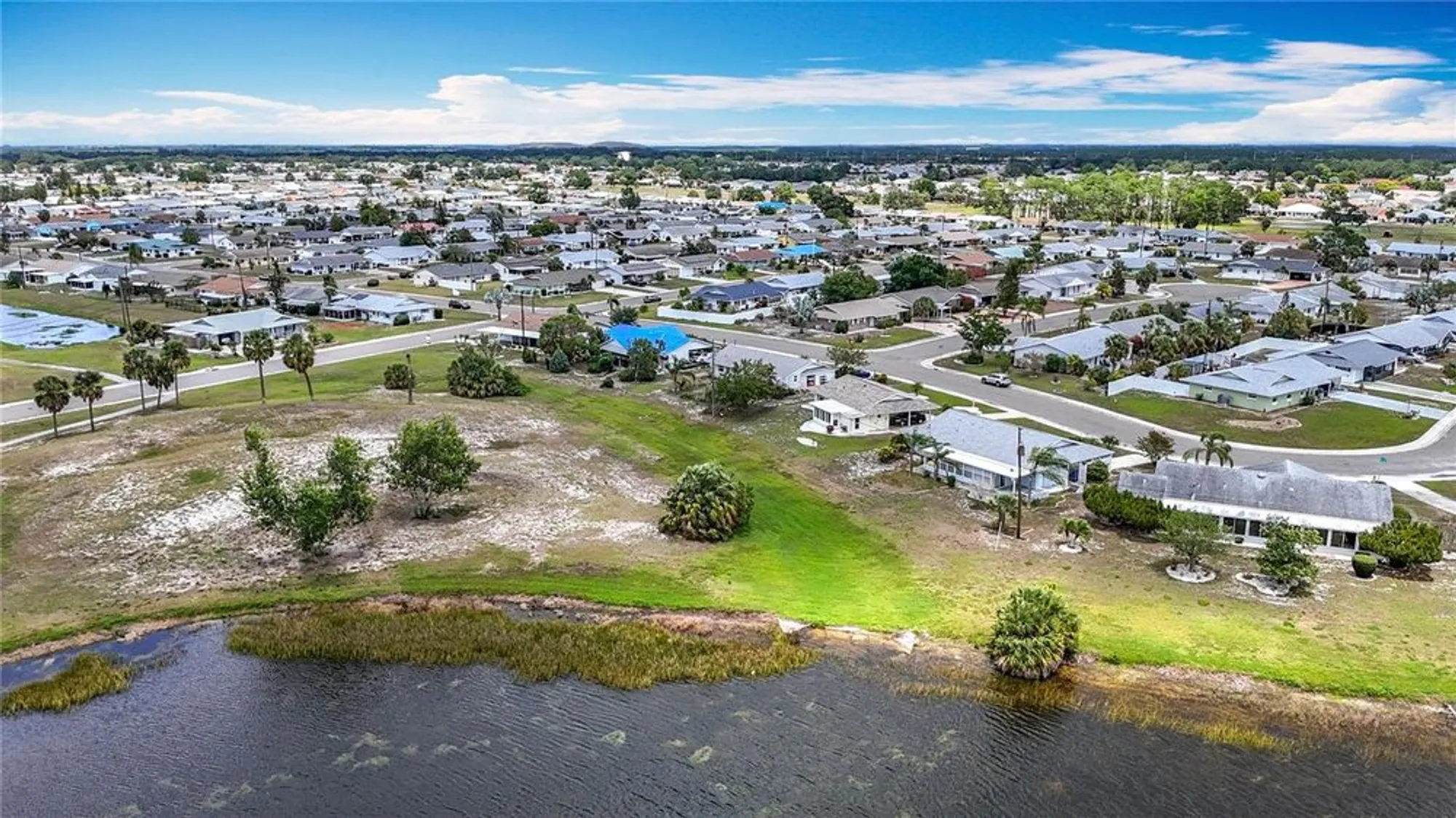 Property Slideshow image 33 of 41 | 904 desert hills dr, Sun City Center, FL, 33573