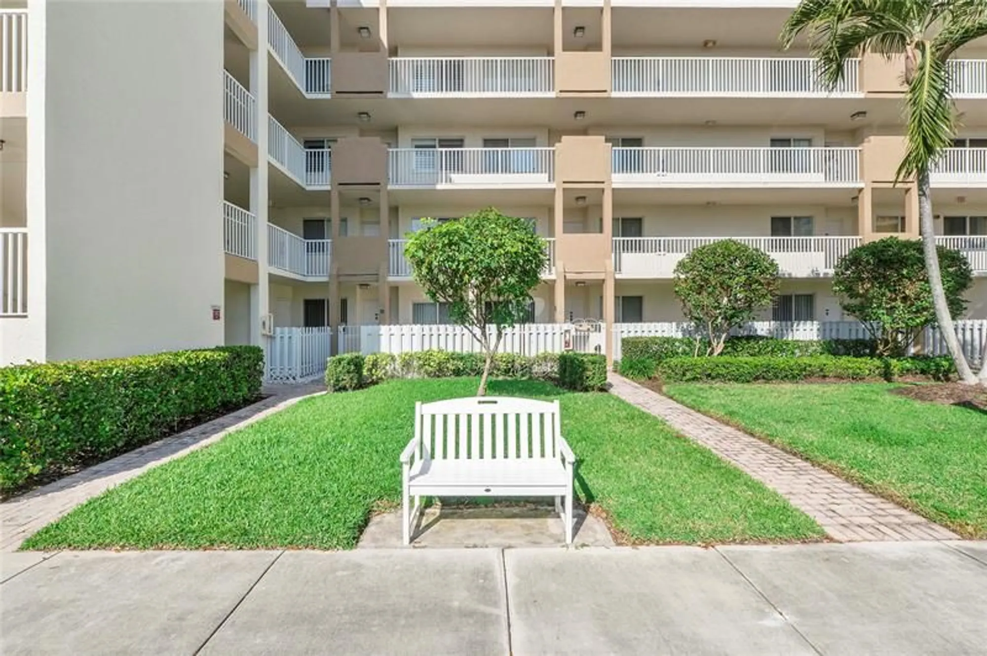 Property Slideshow image 3 of 73 | 7763 southampton ter 102, Tamarac, FL, 33321