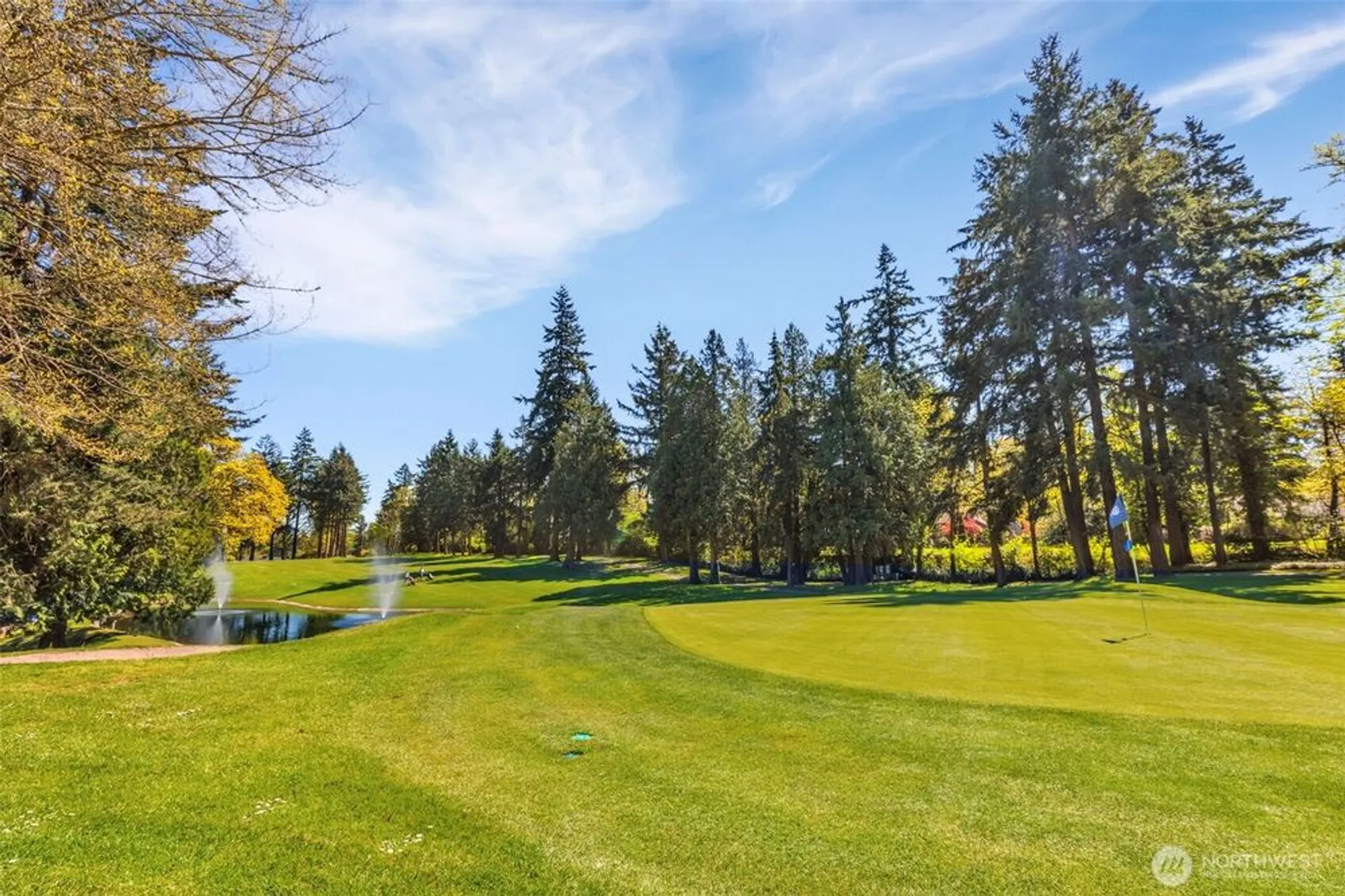 Property Slideshow image 33 of 39 | 10911 glen acres dr d, Seattle, WA, 98168
