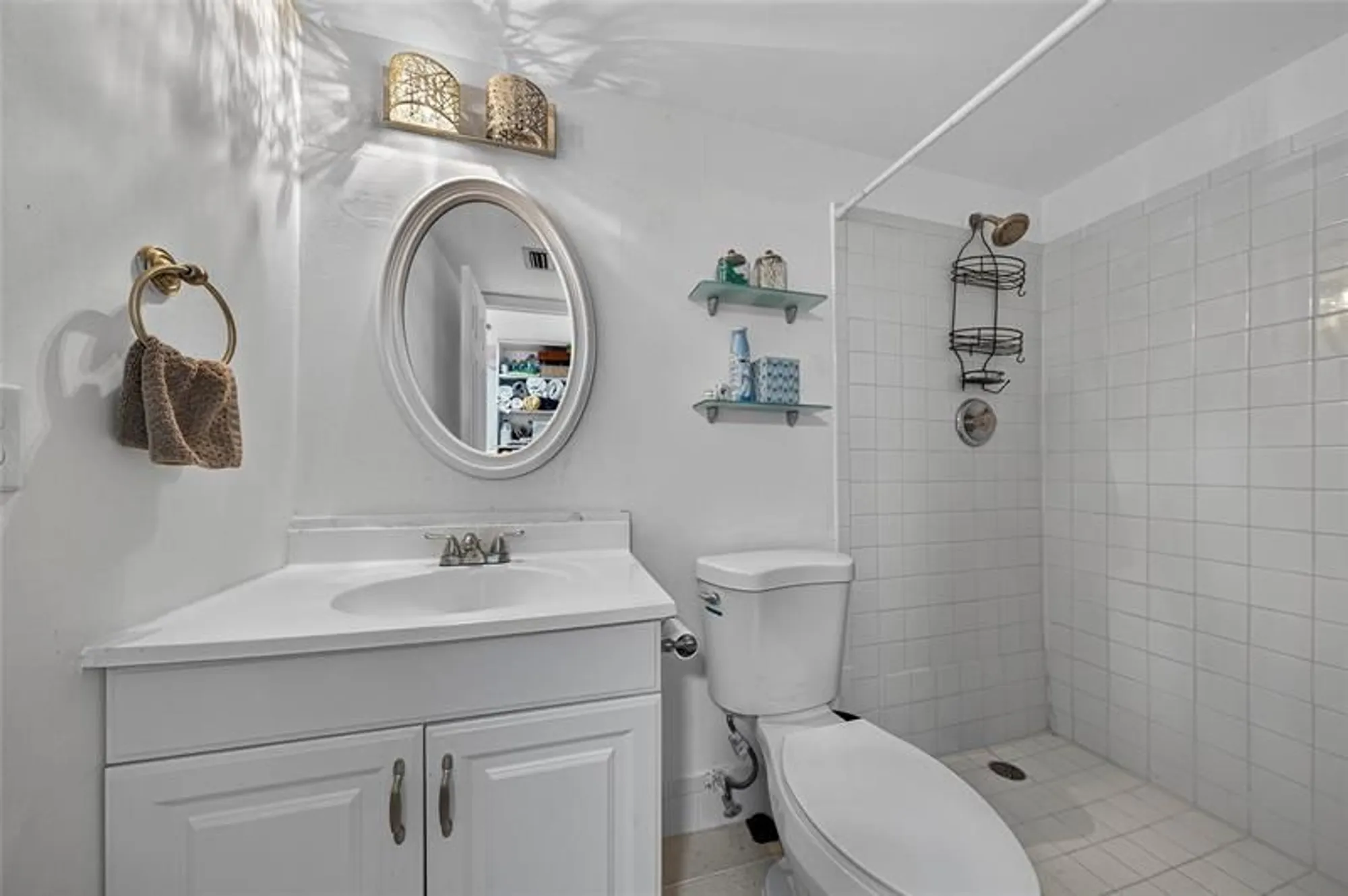 Property Slideshow image 11 of 44 | 7610 nw 1st st 201, Margate, FL, 33063