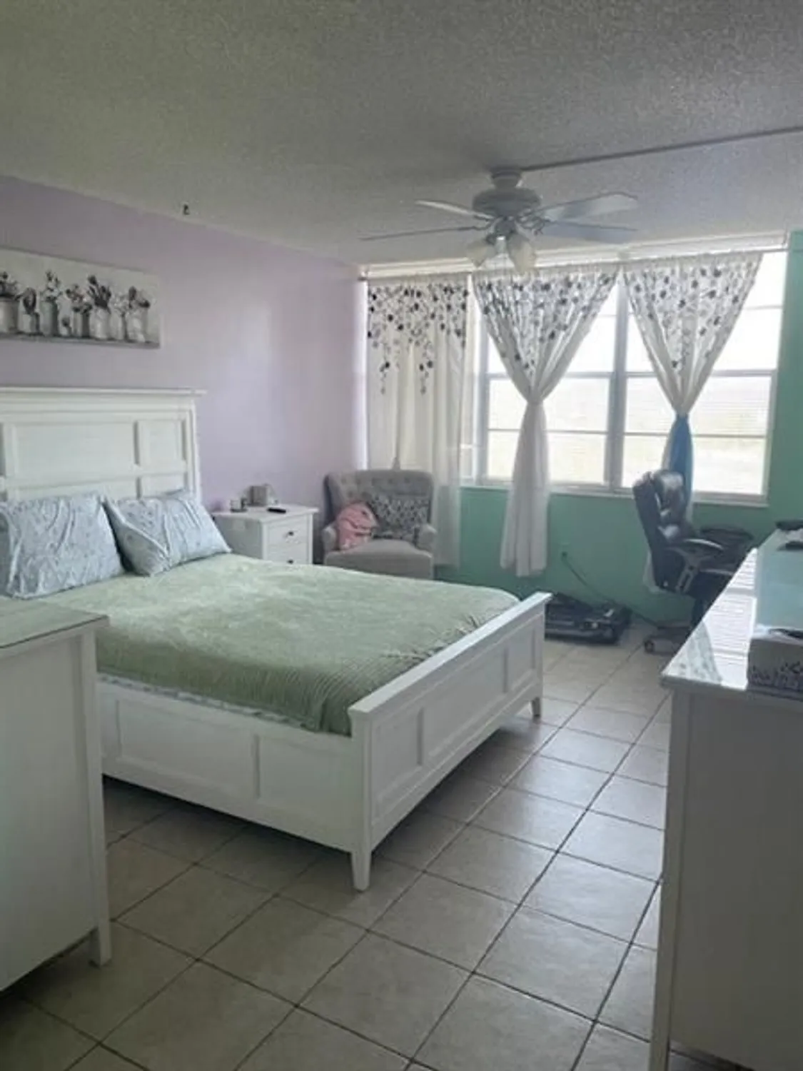 Property Slideshow image 11 of 14 | 1300 saint charles pl 522, Pembroke Pines, FL, 33026