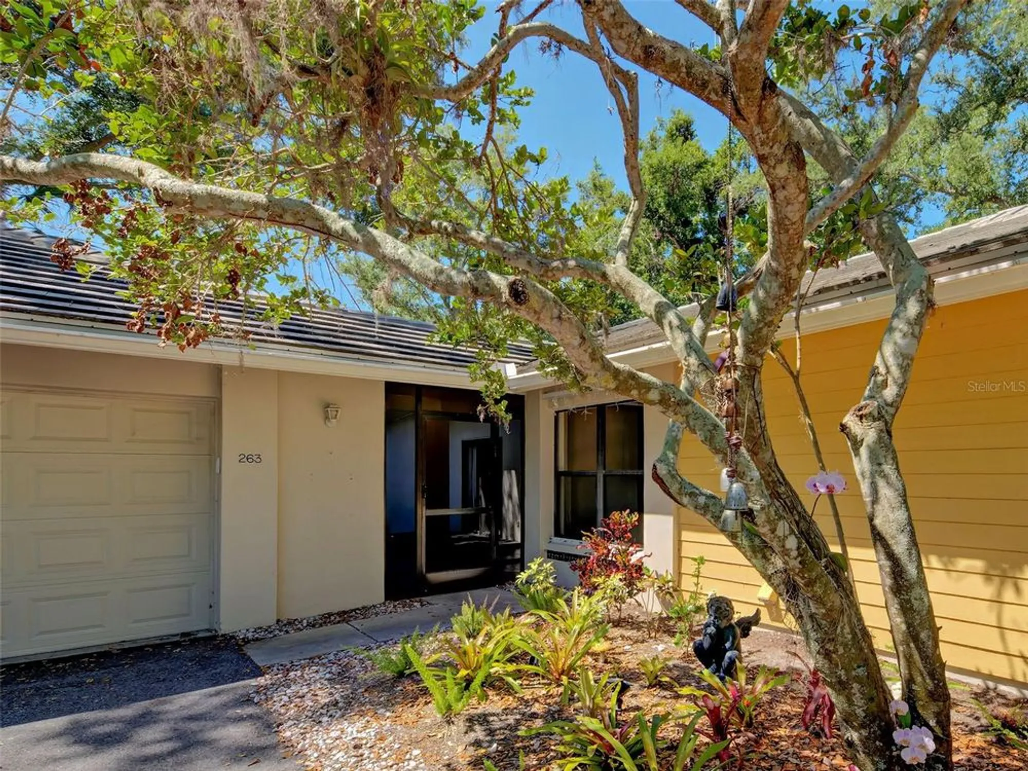 Property Slideshow image 3 of 68 | 263 southampton dr # 301, Venice, FL, 34293