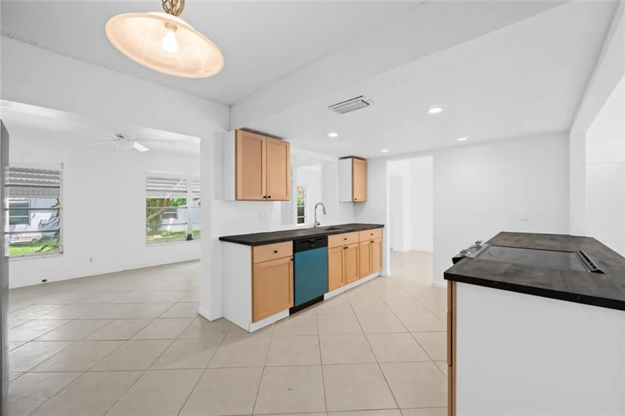 Property Slideshow image 7 of 28 | 7005 nw 11th st, Margate, FL, 33063