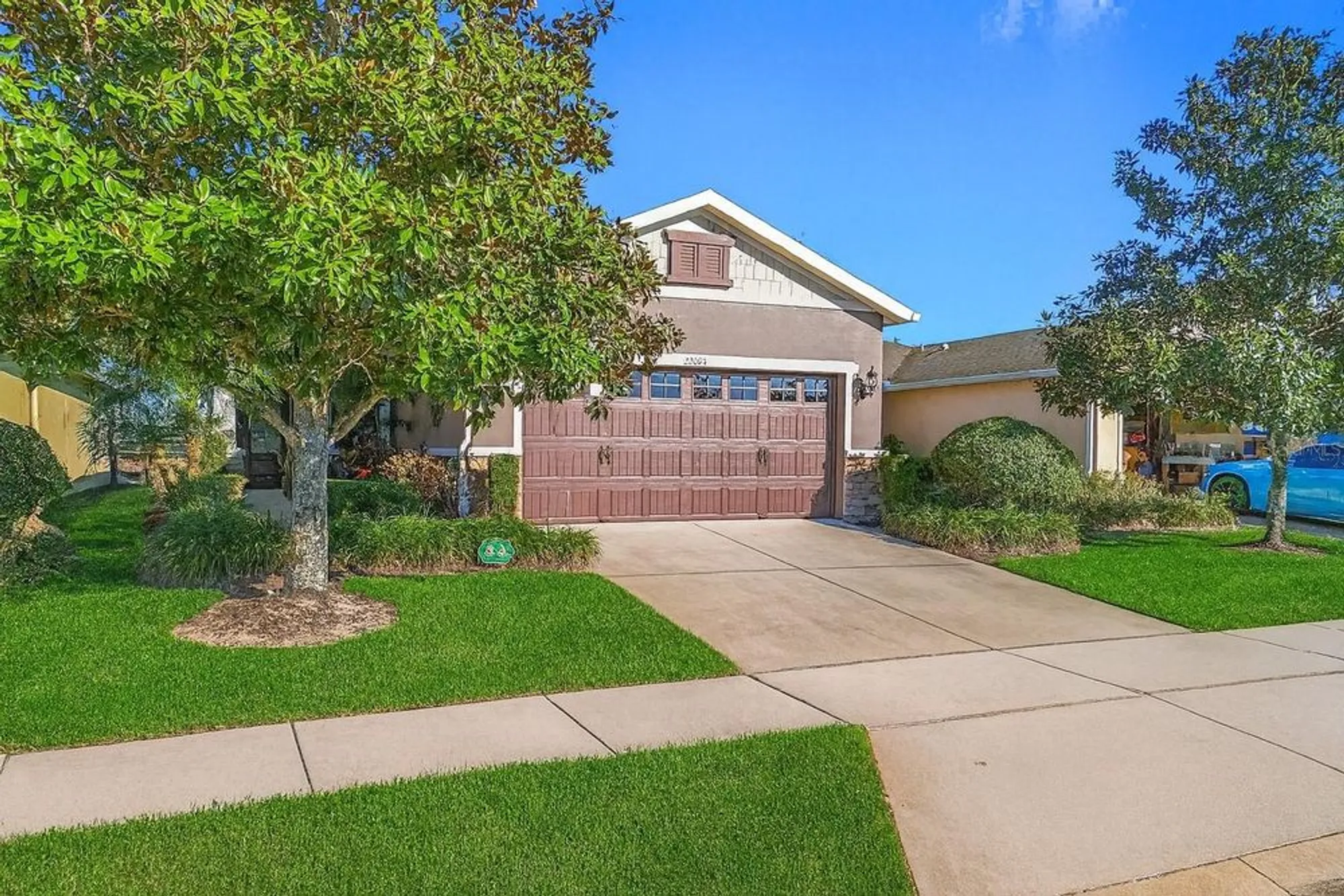 Property Slideshow image 9 of 71 | 22004 belgian ct, Mount Dora, FL, 32757