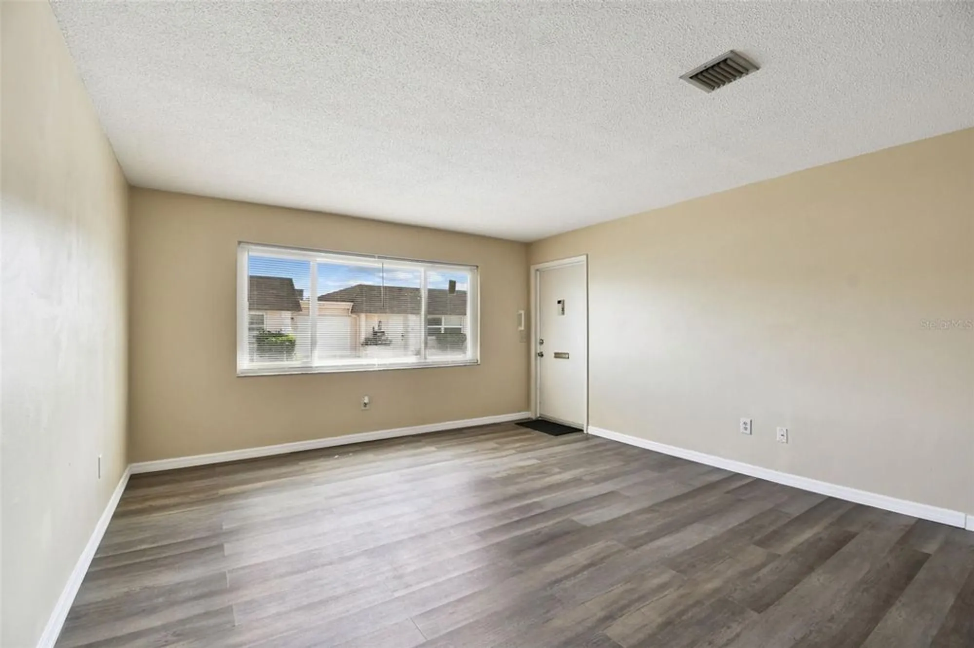 Property Slideshow image 7 of 51 | 8472 68th way, Pinellas Park, FL, 33781