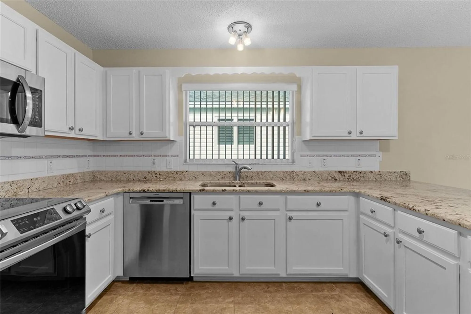 Property Slideshow image 15 of 44 | 912 ventura dr, The Villages, FL, 32159