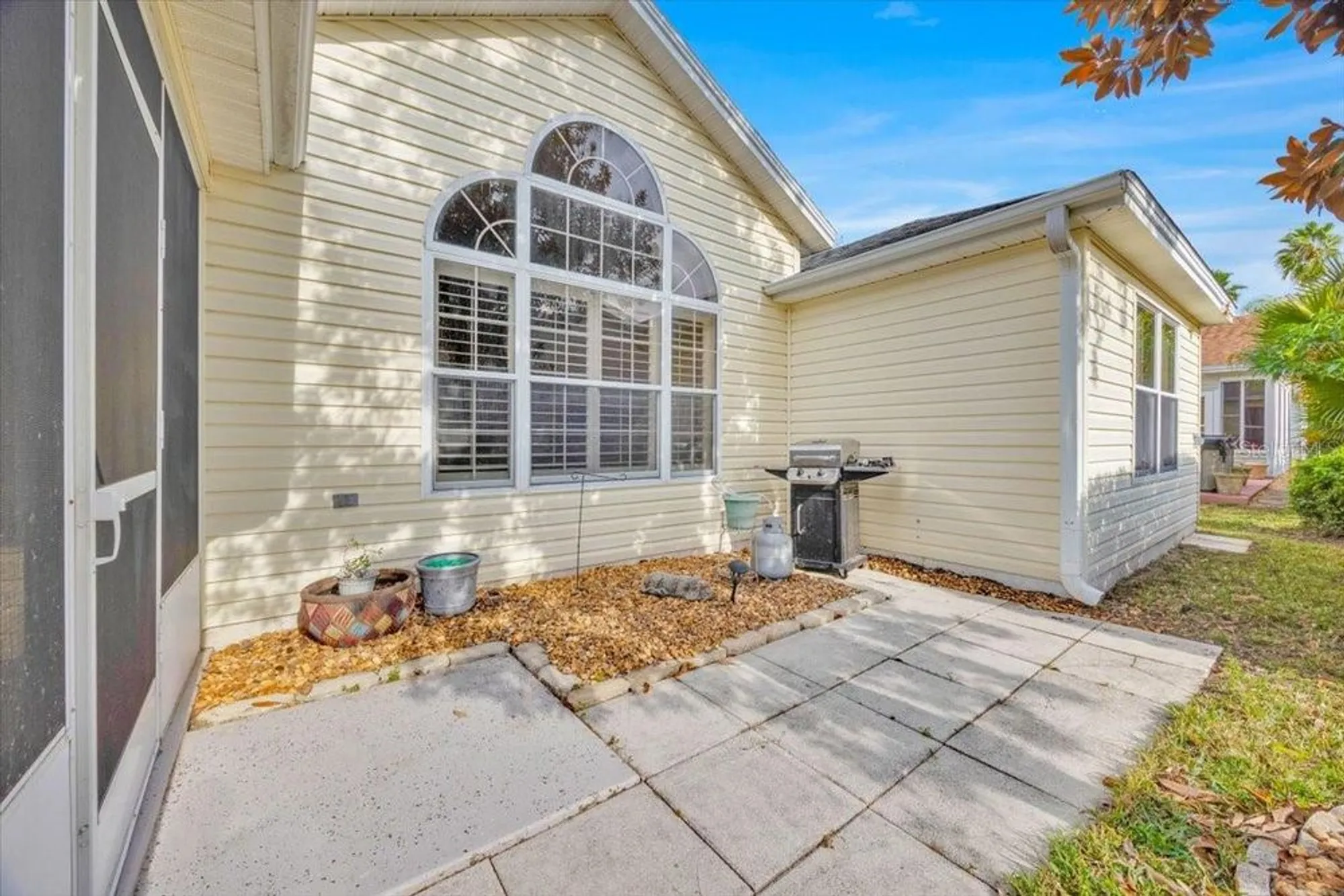 Property Slideshow image 28 of 34 | 528 carrera dr, Lady Lake, FL, 32159