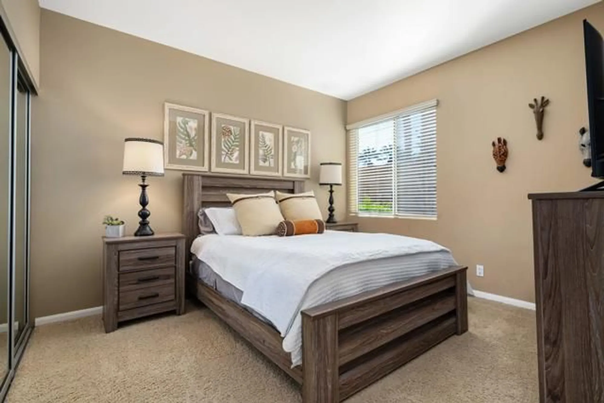 Property Slideshow image 16 of 50 | 55406 laurel vly, La Quinta, CA, 92253