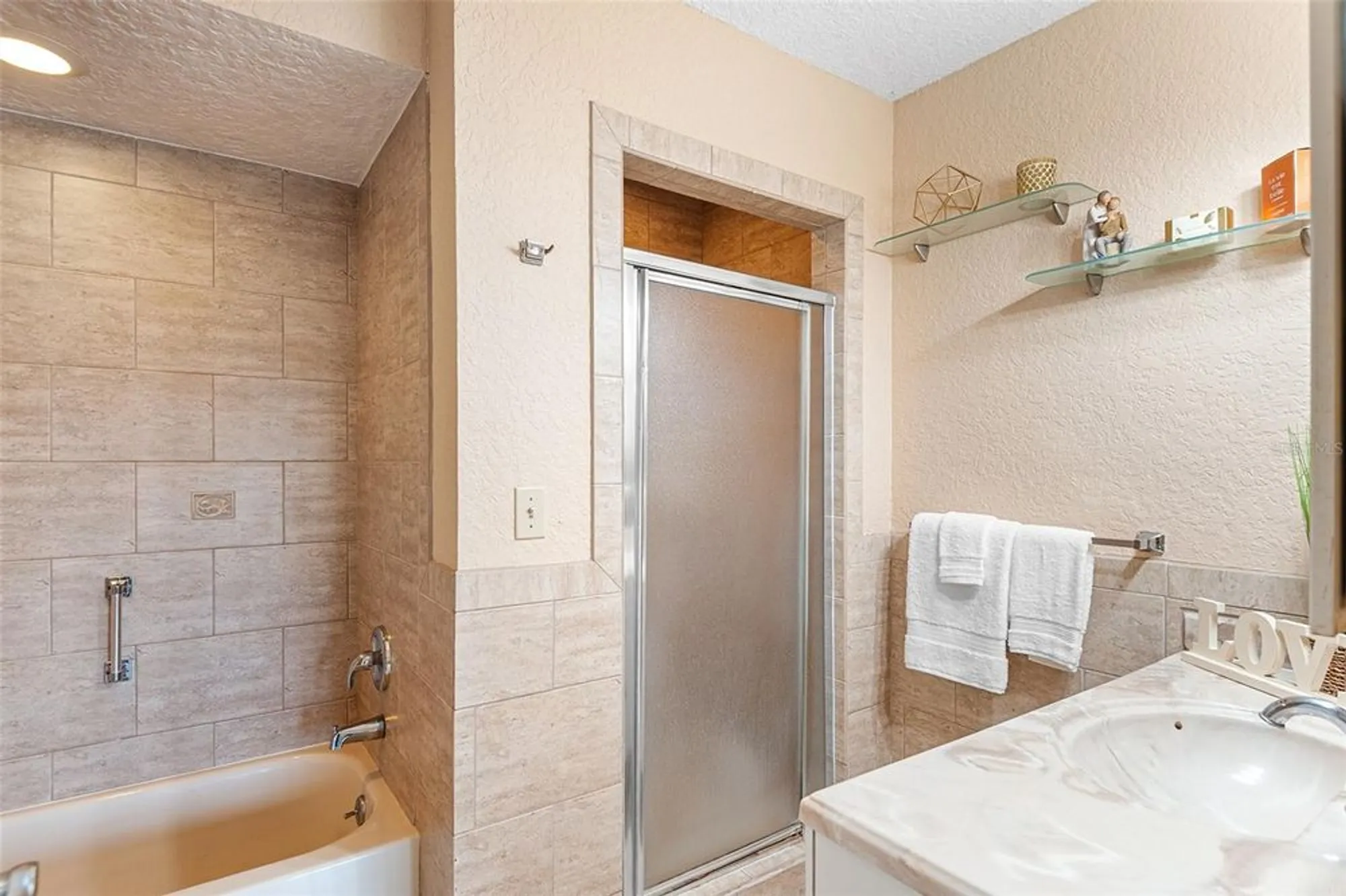 Property Slideshow image 24 of 68 | 543 clubhill dr, Haines City, FL, 33844