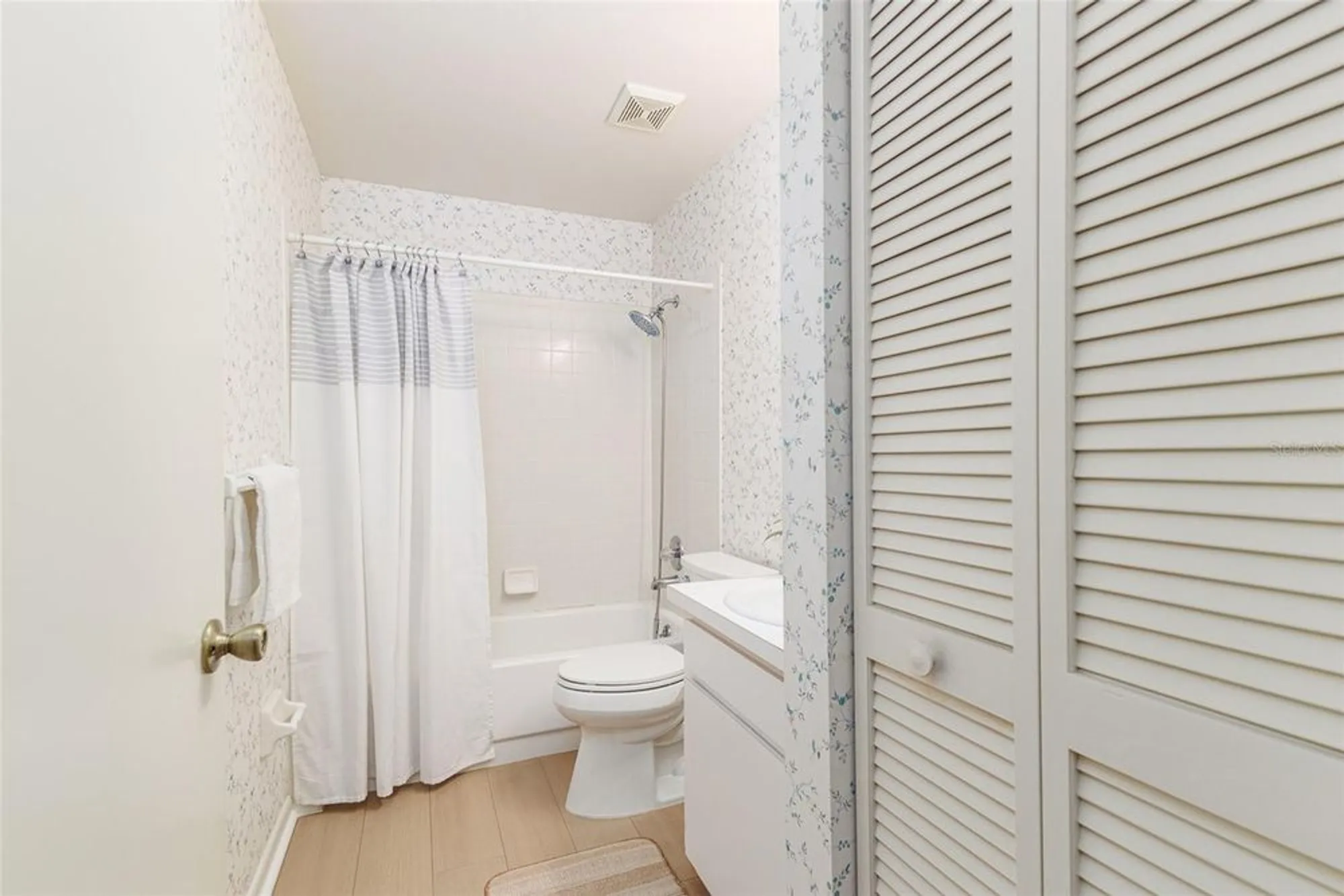 Property Slideshow image 29 of 39 | 4850 squire hollow dr, Lakeland, FL, 33811