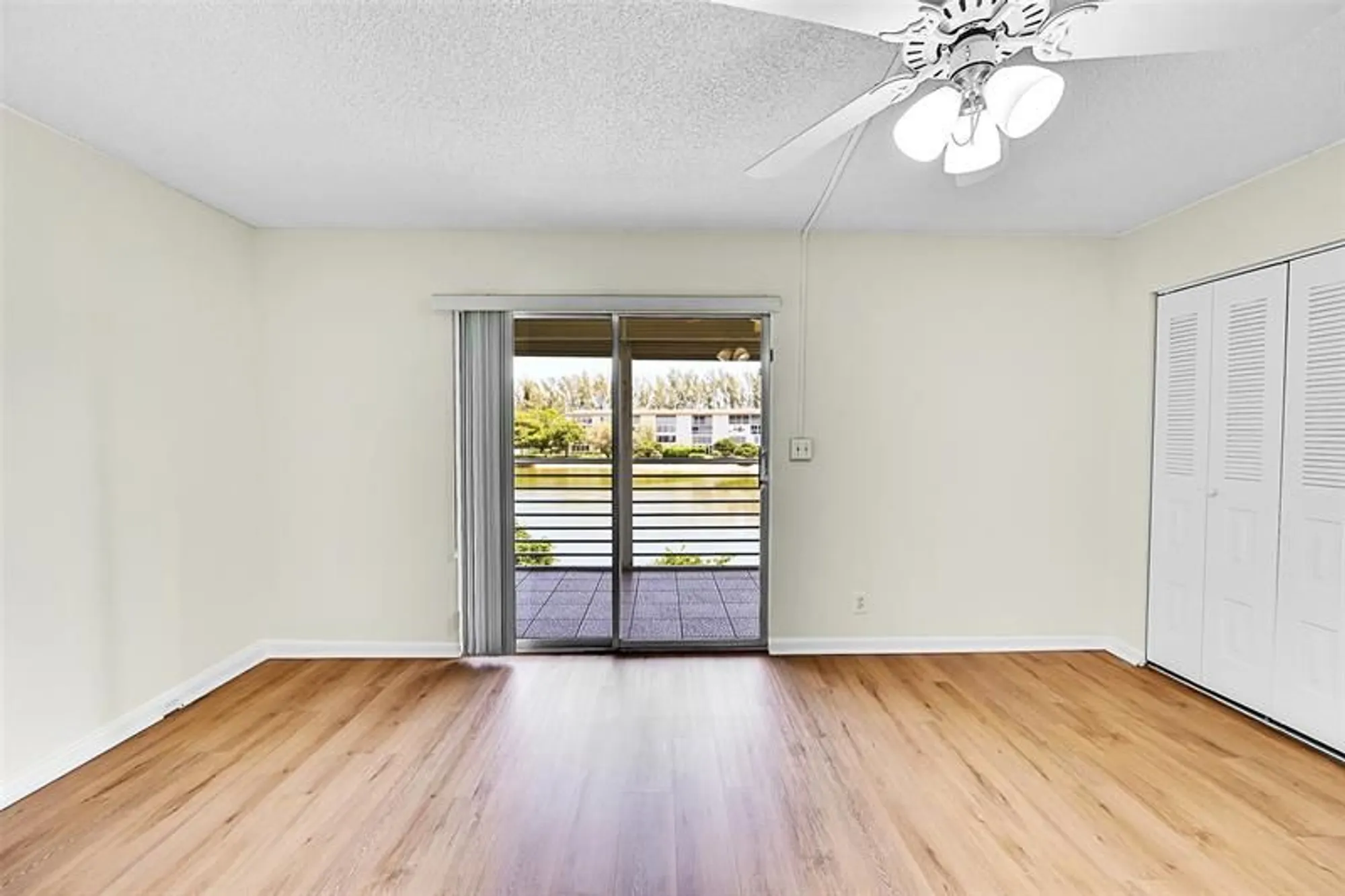 Property Slideshow image 17 of 25 | 1902 bermuda cir h3, Coconut Creek, FL, 33066