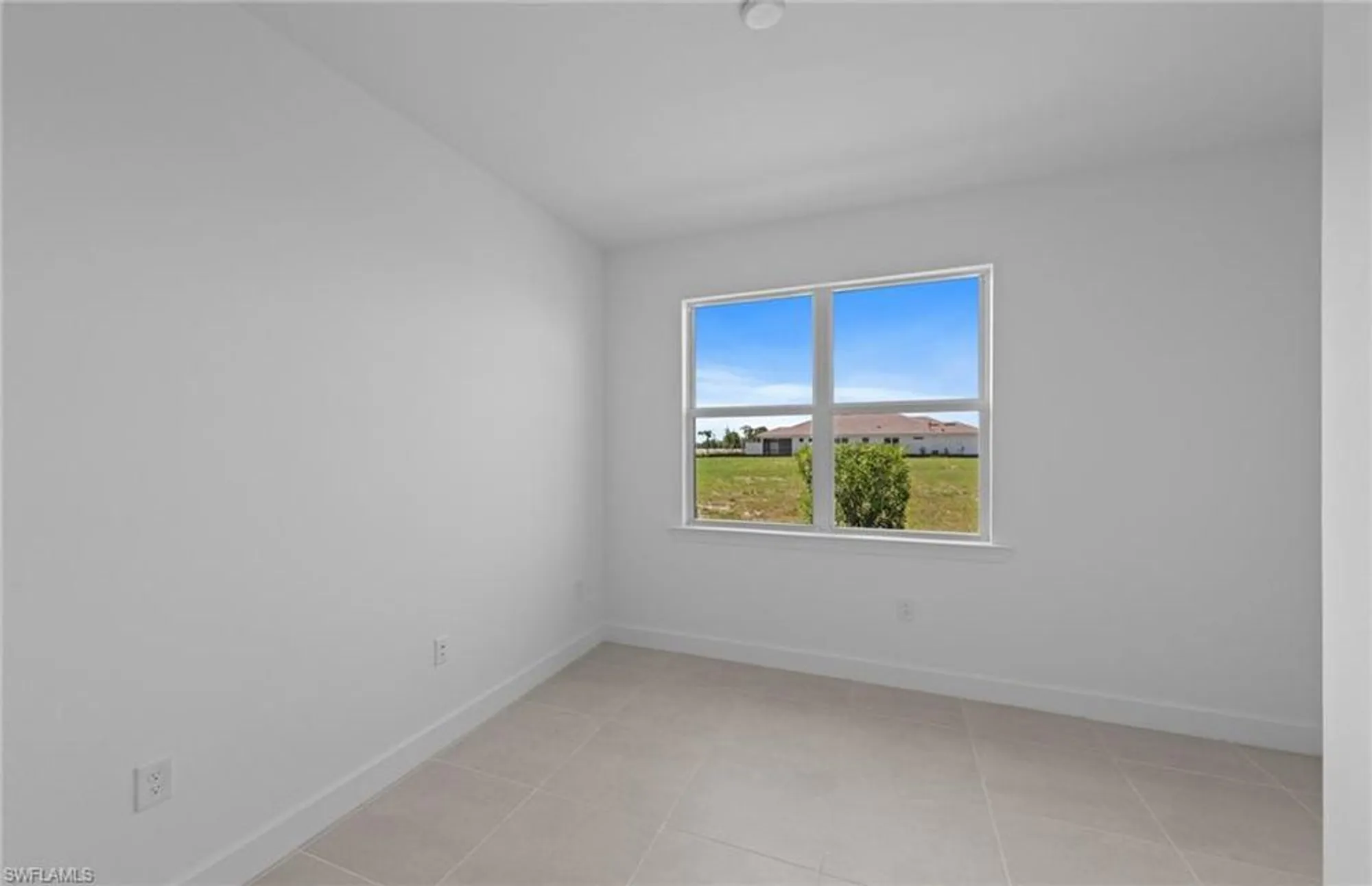 Property Slideshow image 13 of 29 | 12661 pyrite ct, Alva, FL, 33920