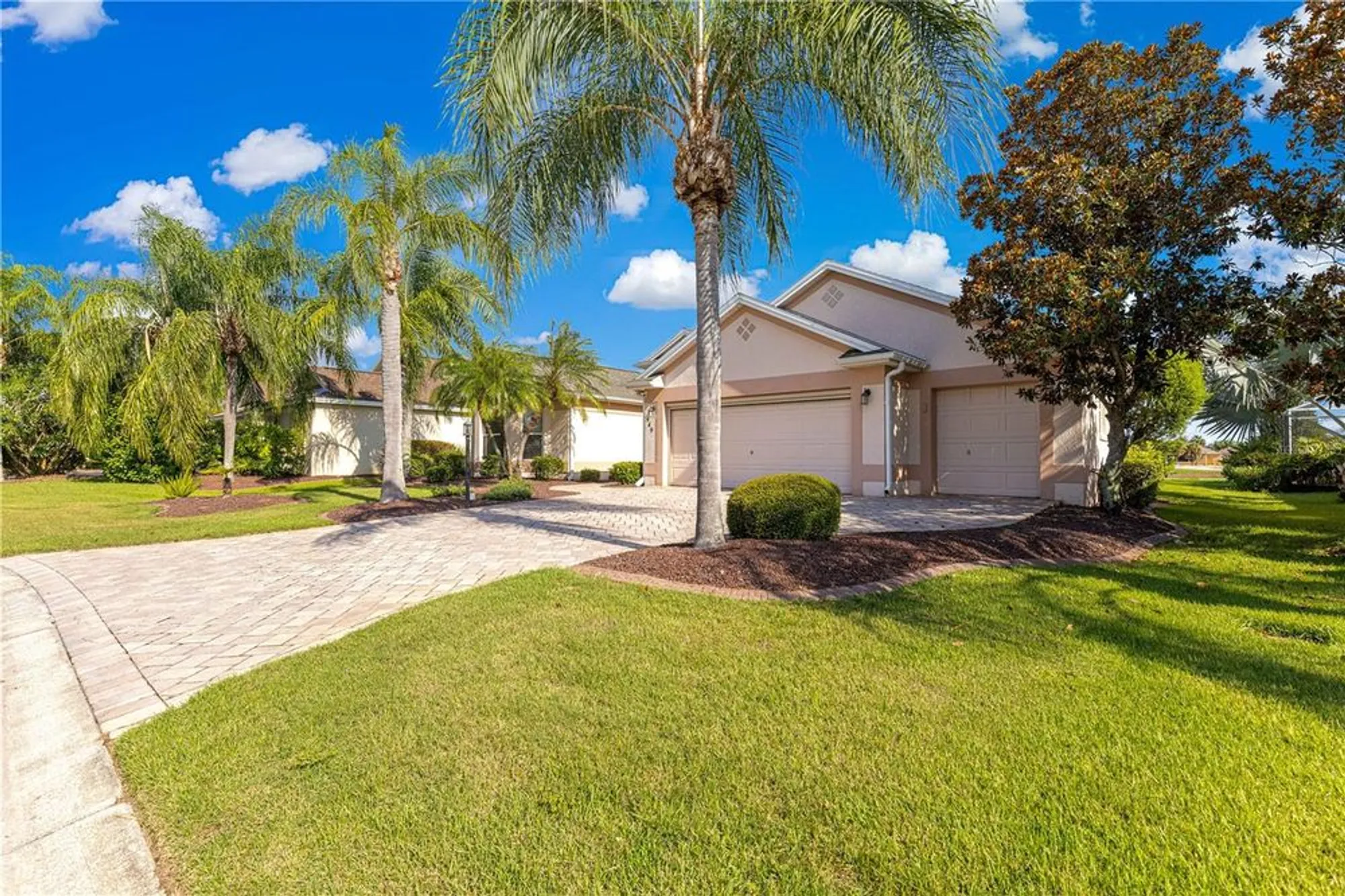 Property Slideshow image 2 of 51 | 949 isle of palms path, The Villages, FL, 32162