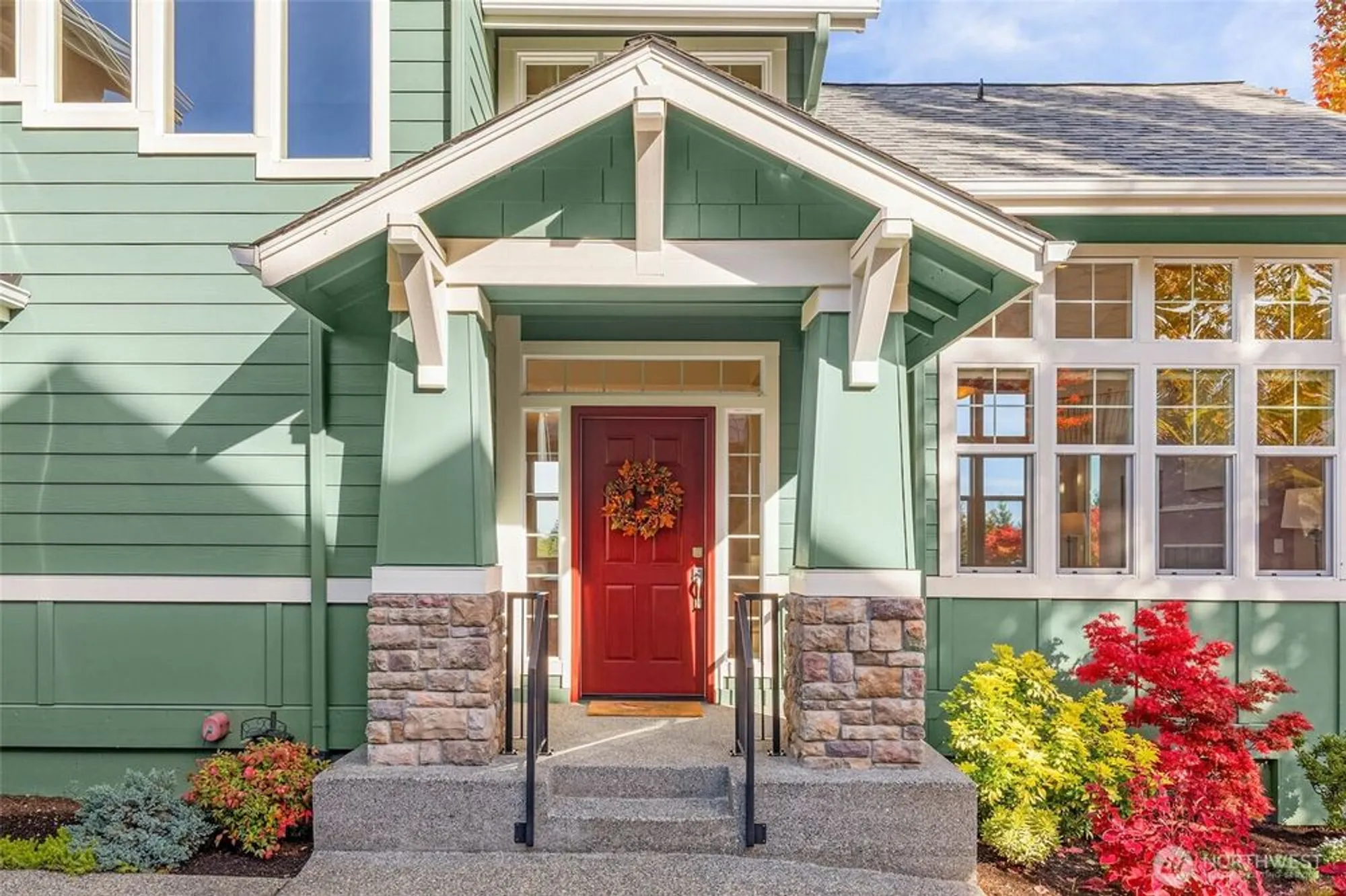 Property Slideshow image 2 of 25 | 12429 243rd pl, Redmond, WA, 98053
