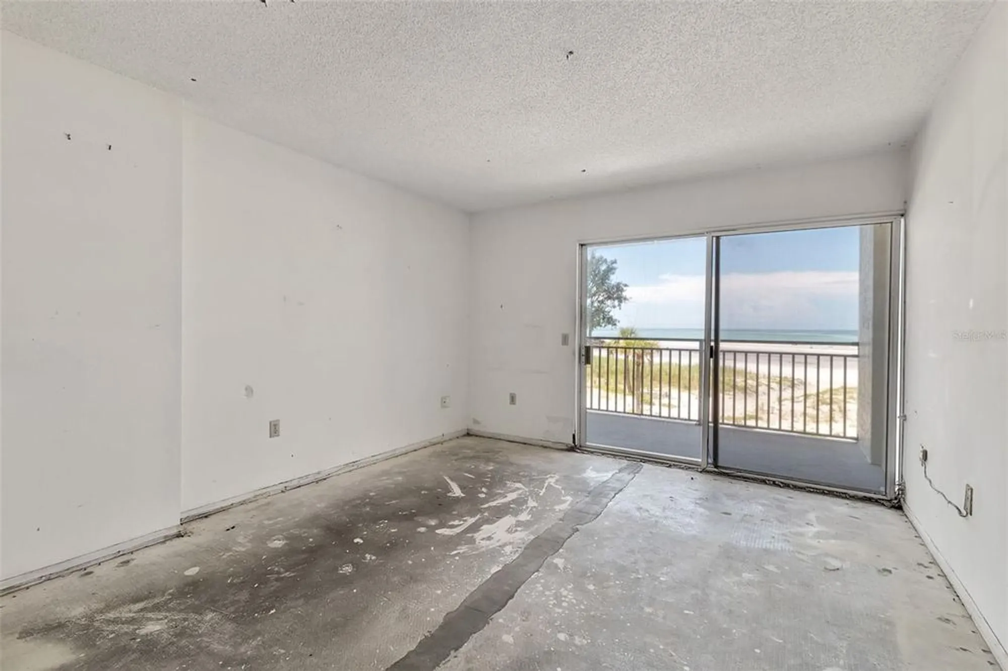 Property Slideshow image 13 of 29 | 19 whispering sands dr 203, Sarasota, FL, 34242