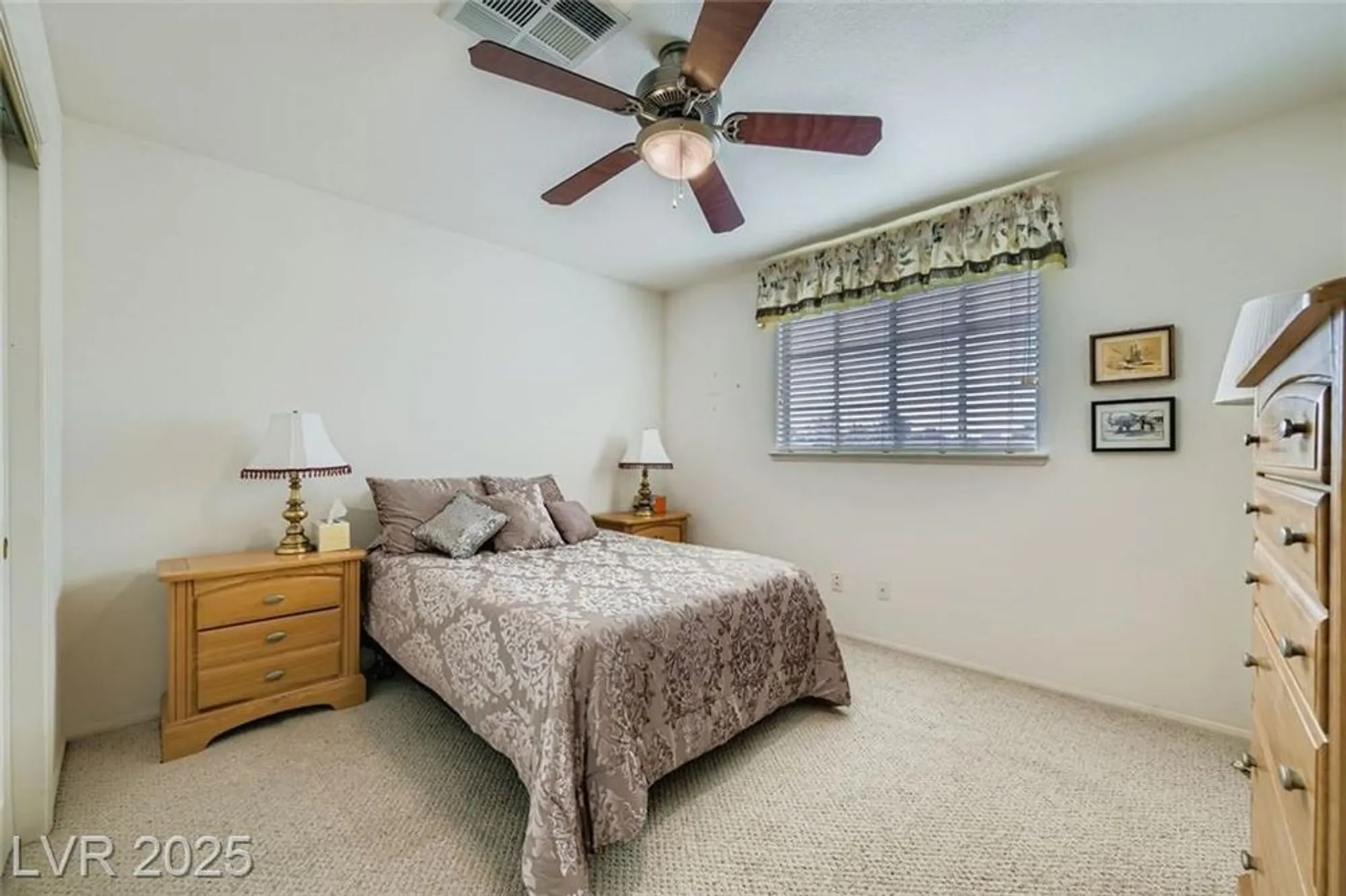 Property Slideshow image 19 of 49 | 5245 roca ln, Las Vegas, NV, 89130