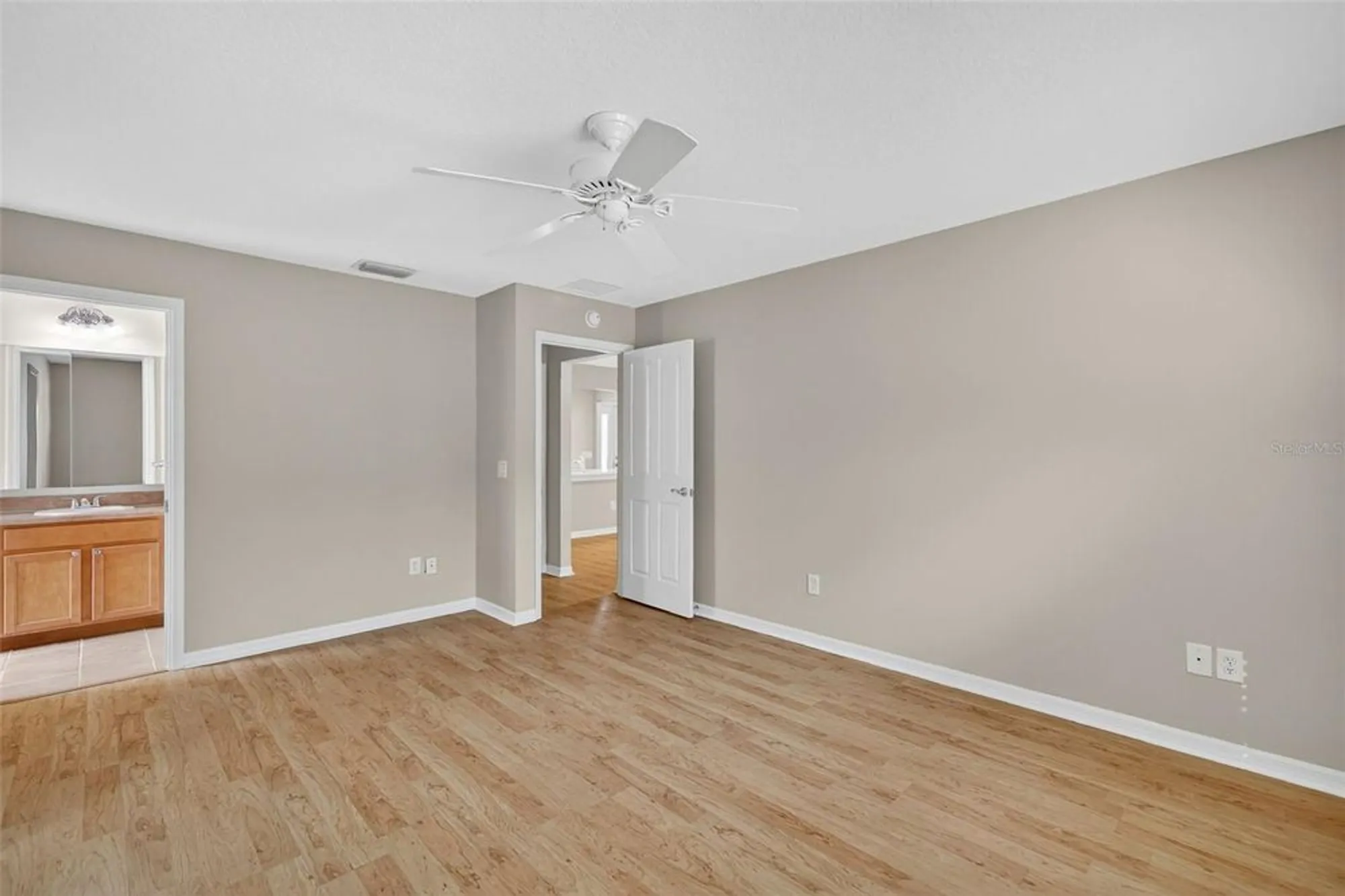 Property Slideshow image 17 of 36 | 2377 longbow trl, The Villages, FL, 32162