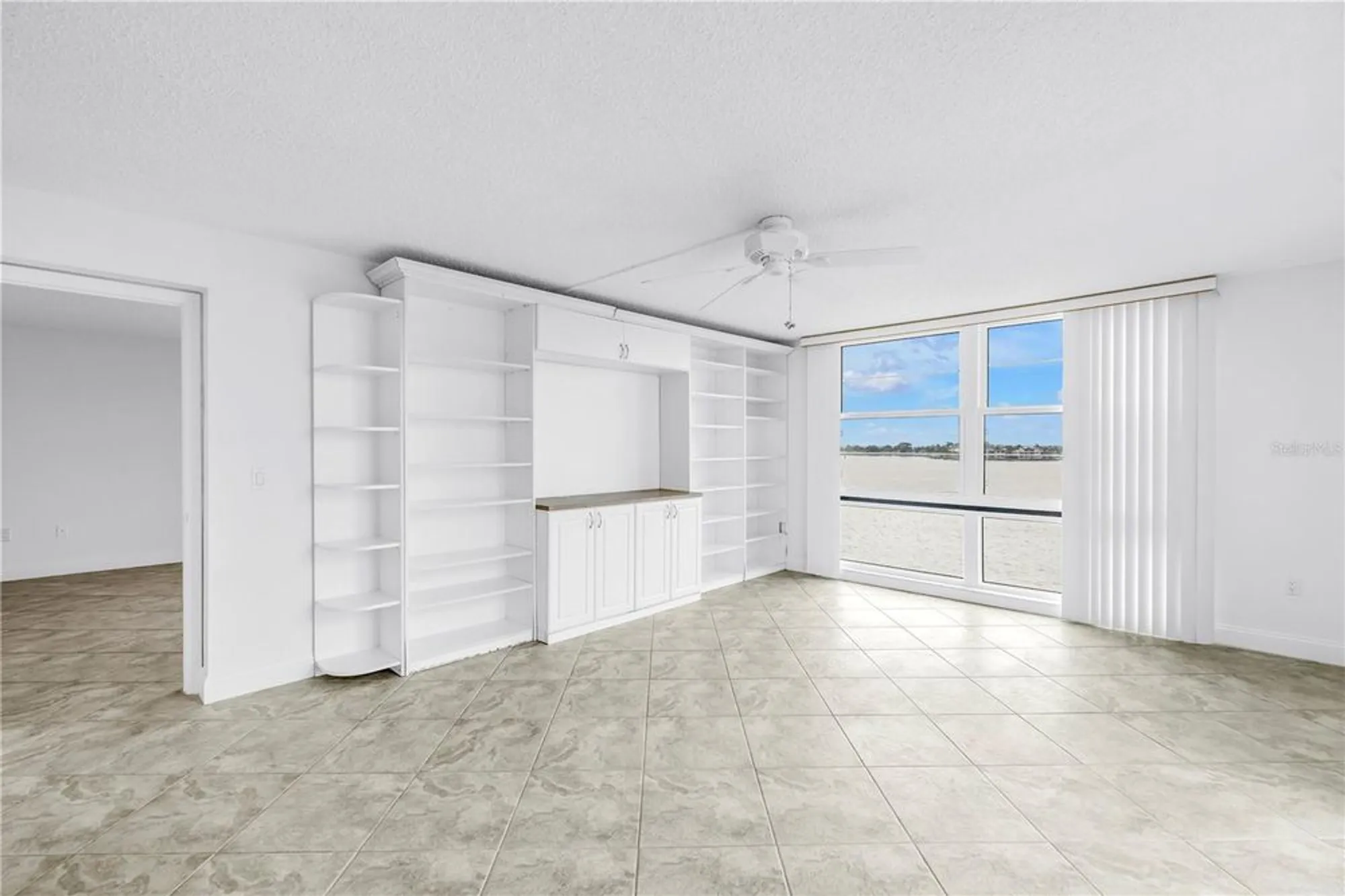 Property Slideshow image 13 of 44 | 7700 sun island dr 401, South Pasadena, FL, 33707