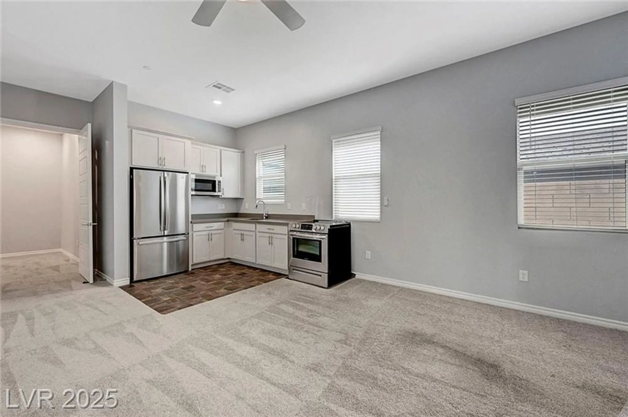 Property Slideshow image 26 of 44 | 977 edinburgh fields ct, Las Vegas, NV, 89138