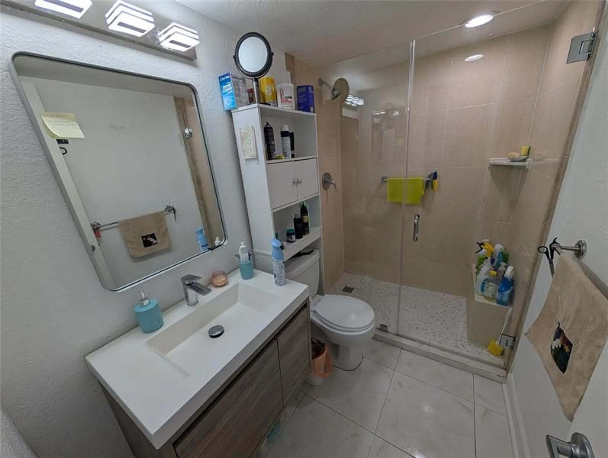 Property Slideshow image 8 of 9 | 9300 n hollybrook lake dr apt 106, Pembroke Pines, FL, 33025