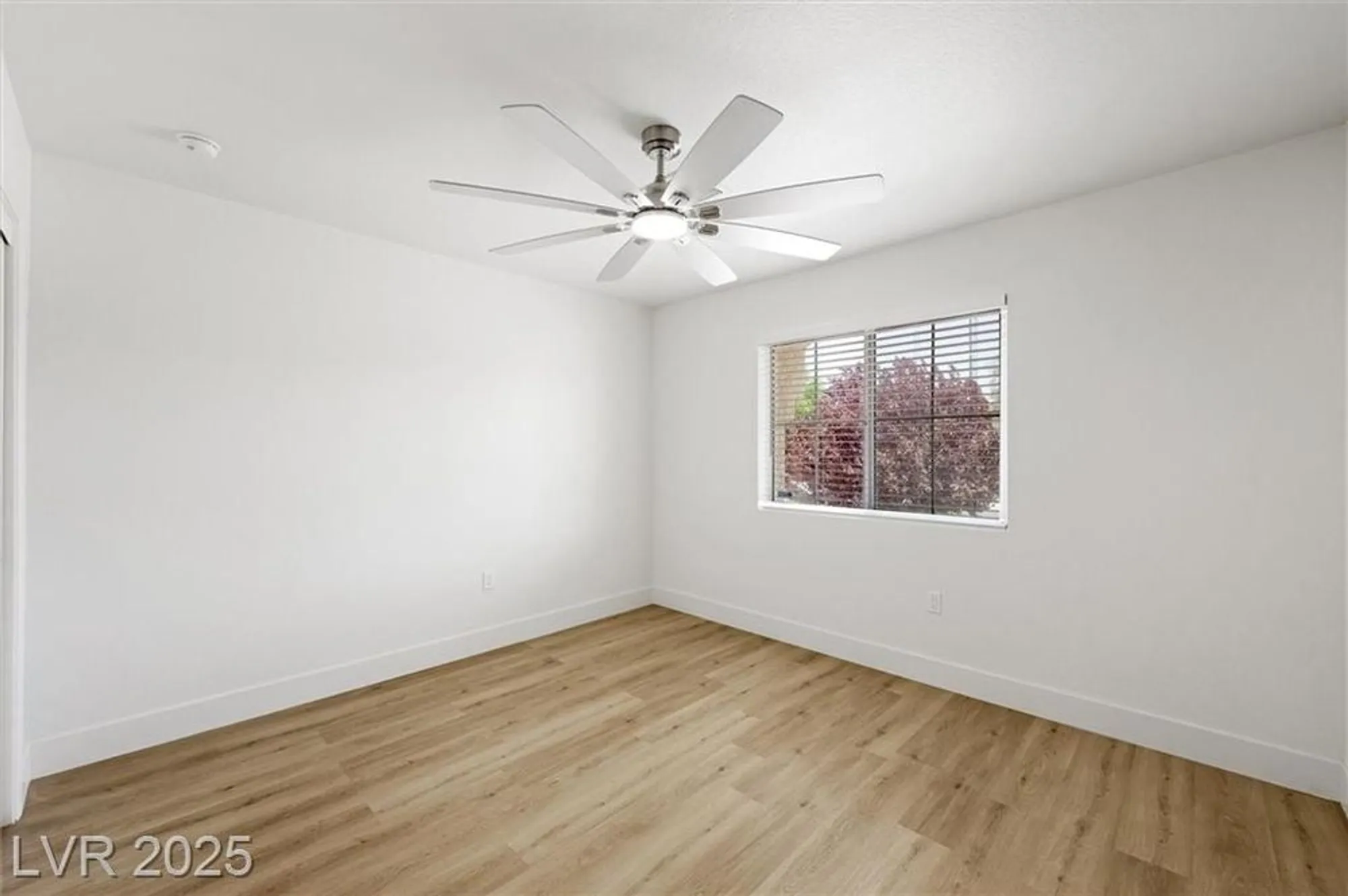 Property Slideshow image 27 of 40 | 2517 desert sands dr, Las Vegas, NV, 89134