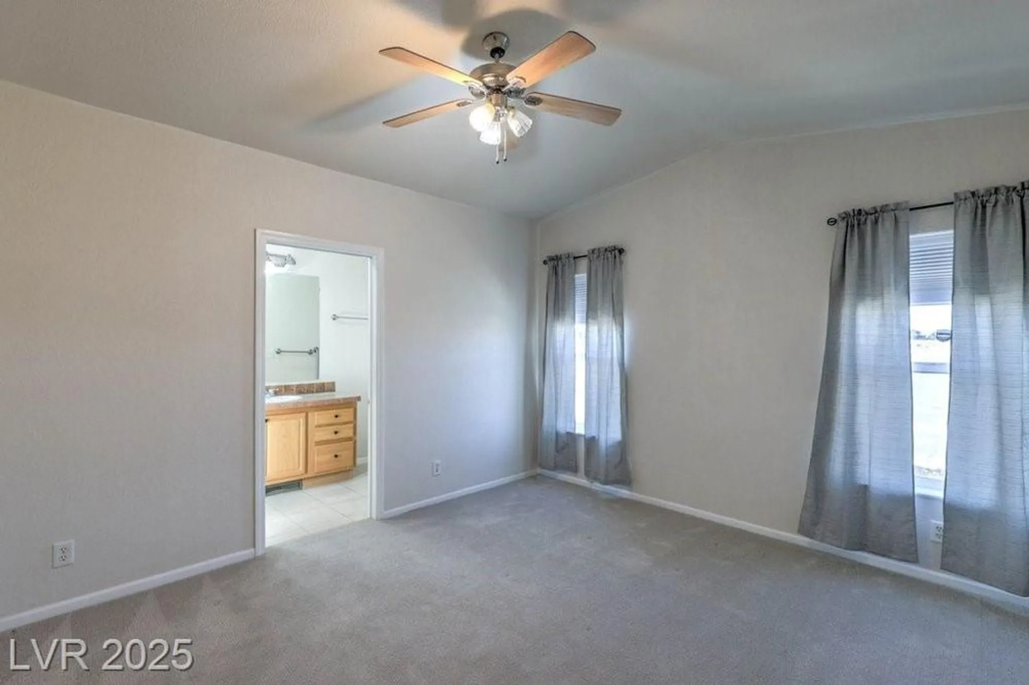 Property Slideshow image 30 of 44 | 581 montecito dr, Pahrump, NV, 89048