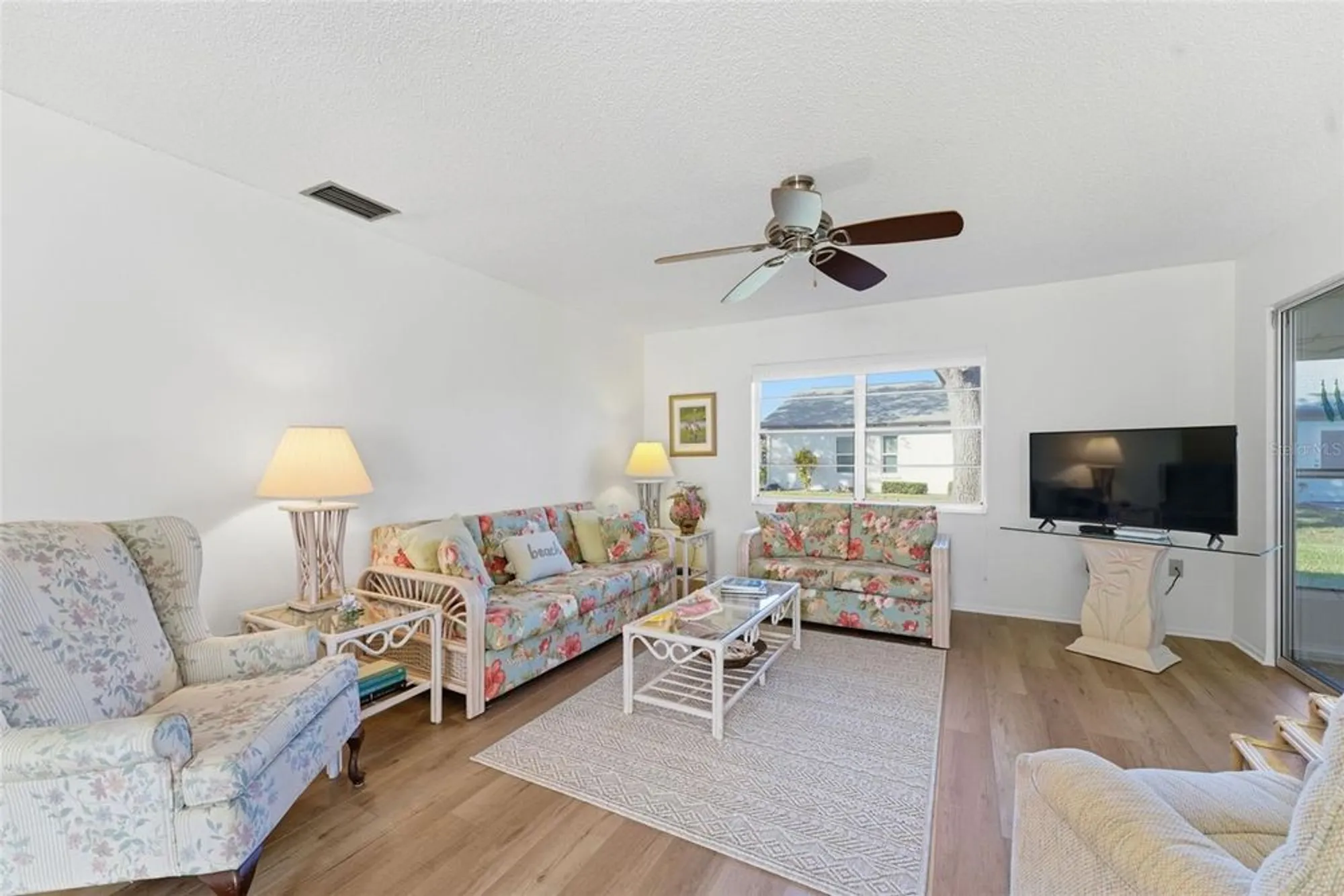 Property Slideshow image 3 of 26 | 605 apple ln, Englewood, FL, 34223