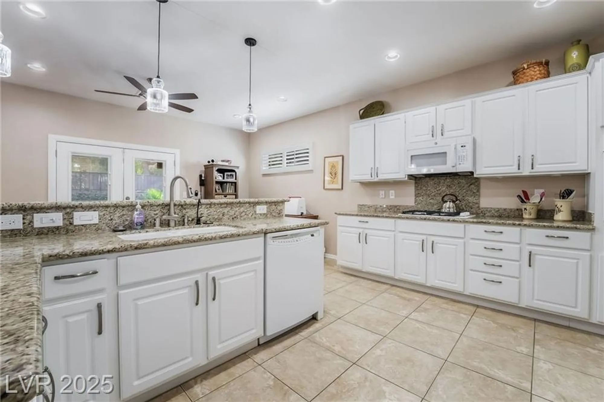 Property Slideshow image 27 of 40 | 2318 black river falls dr, Henderson, NV, 89044