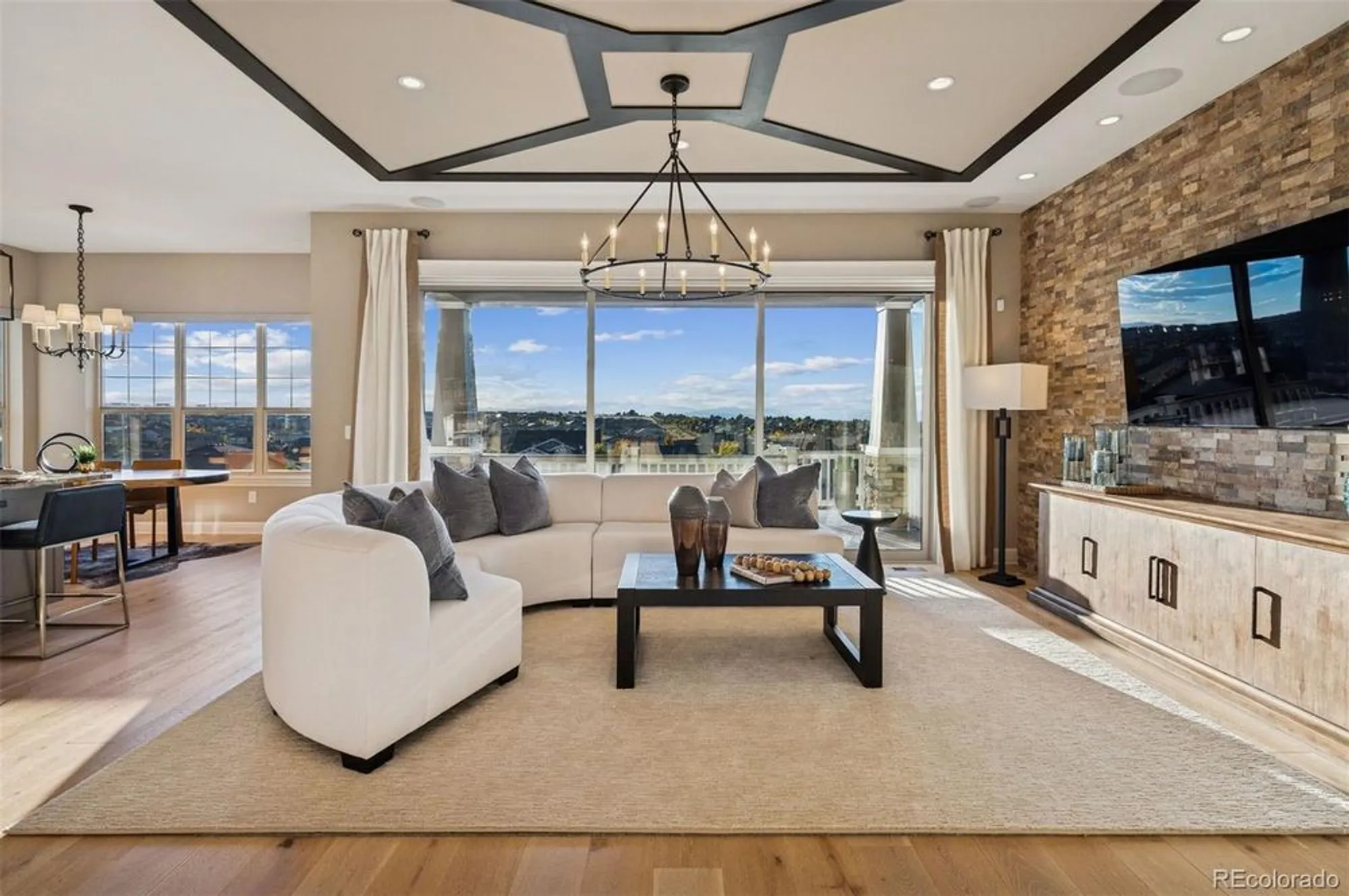 Property Slideshow image 12 of 48 | 8363 s winnipeg ct, Aurora, CO, 80016